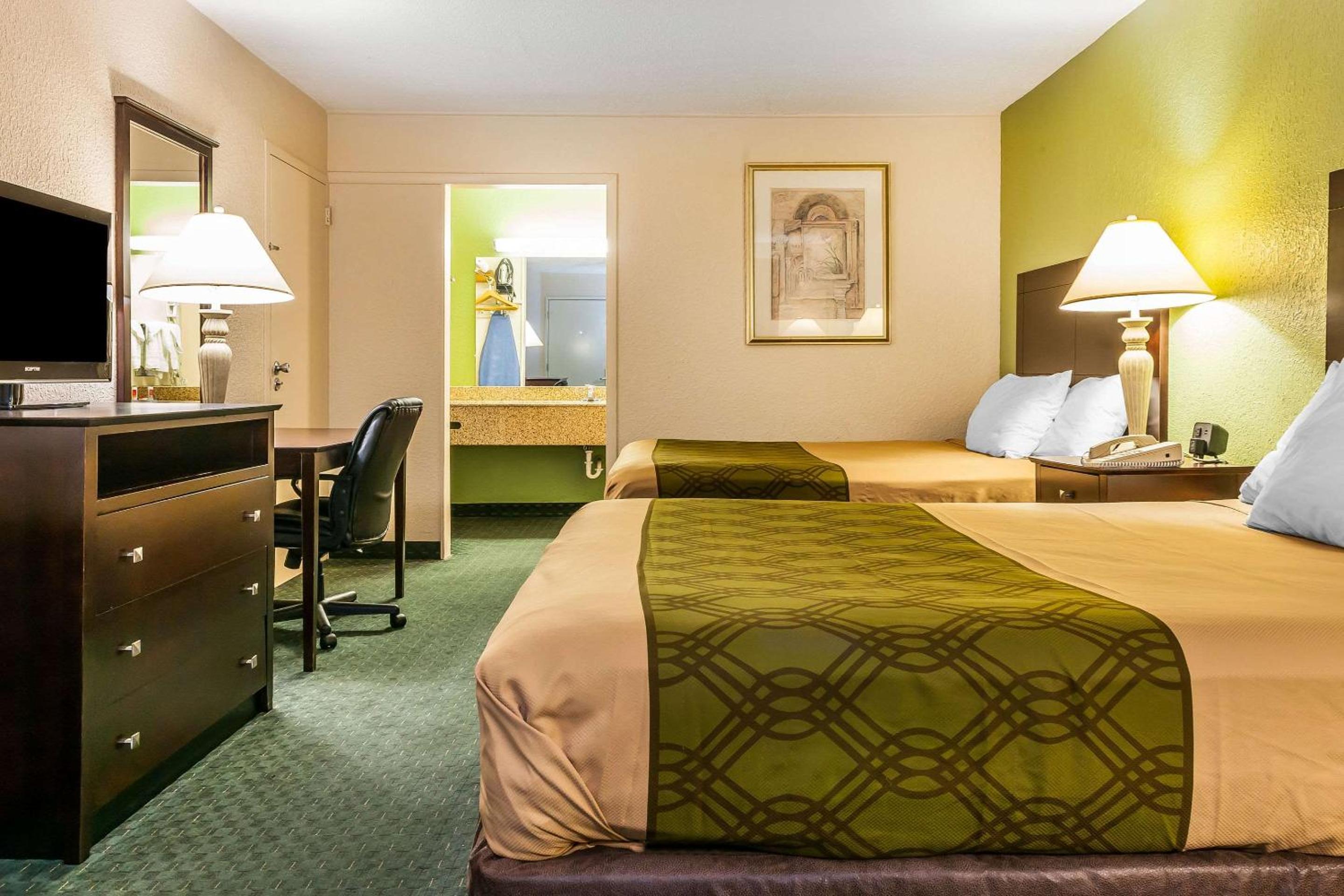 Double Room with Two Double Beds - Non-Smoking photo 3