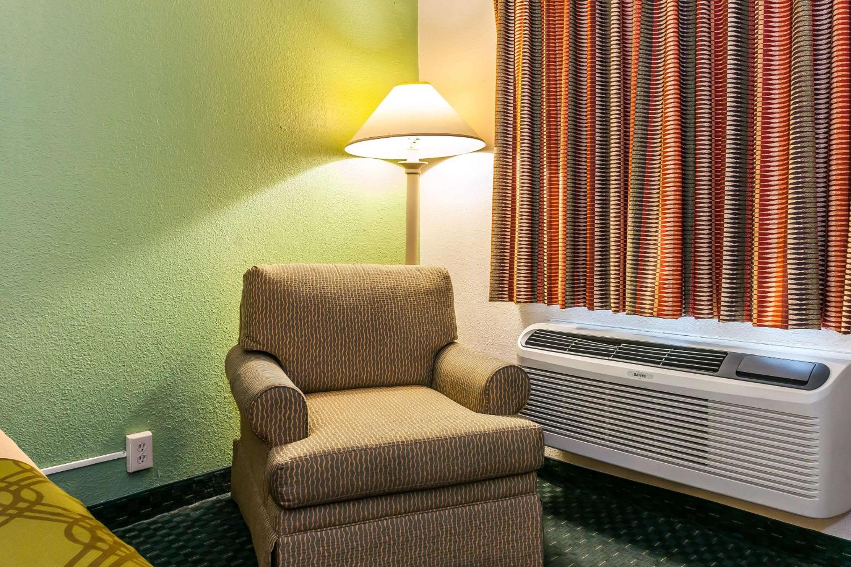 Double Room with Two Double Beds - Non-Smoking photo 2