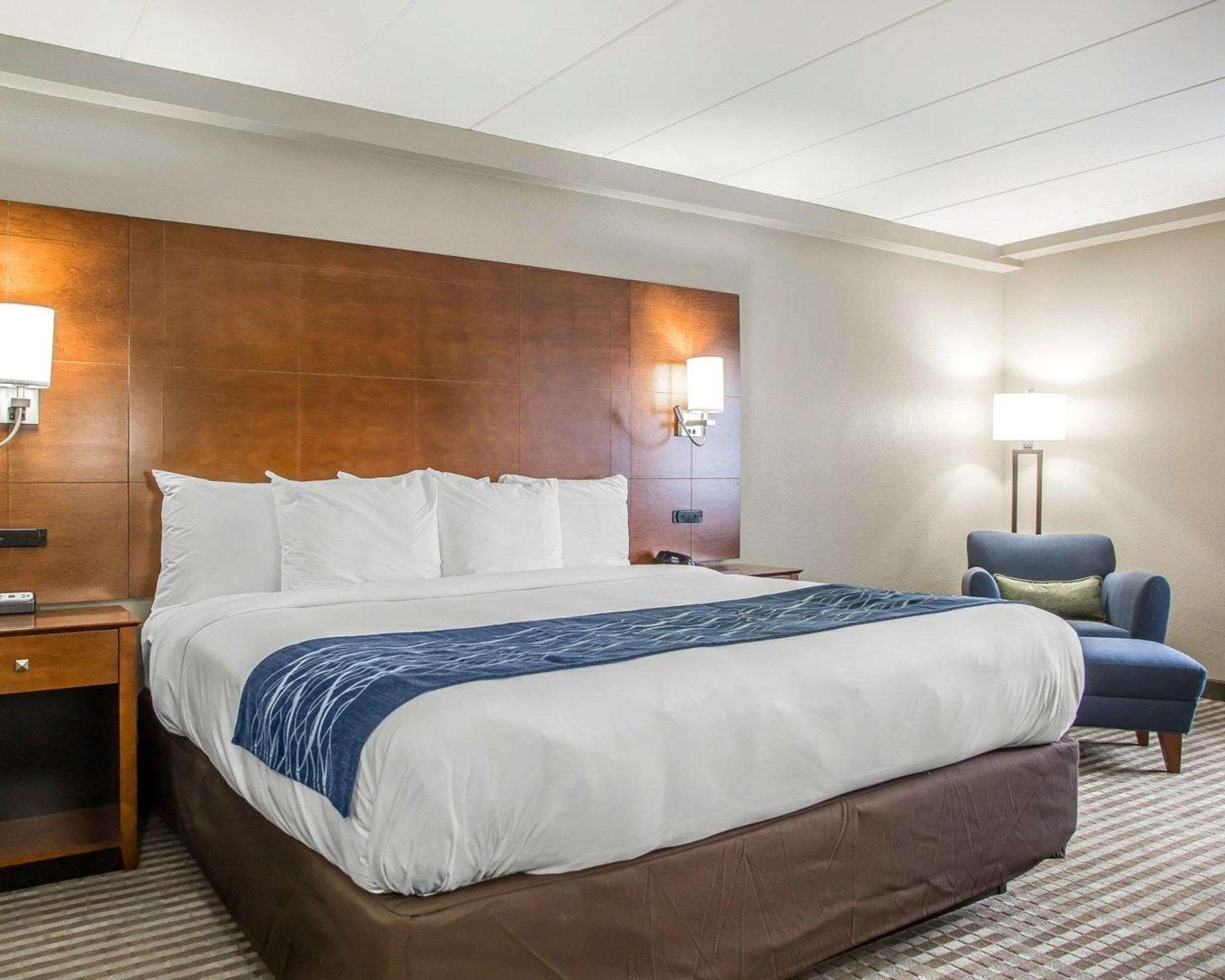 King Room - Non-Smoking - Photo 1