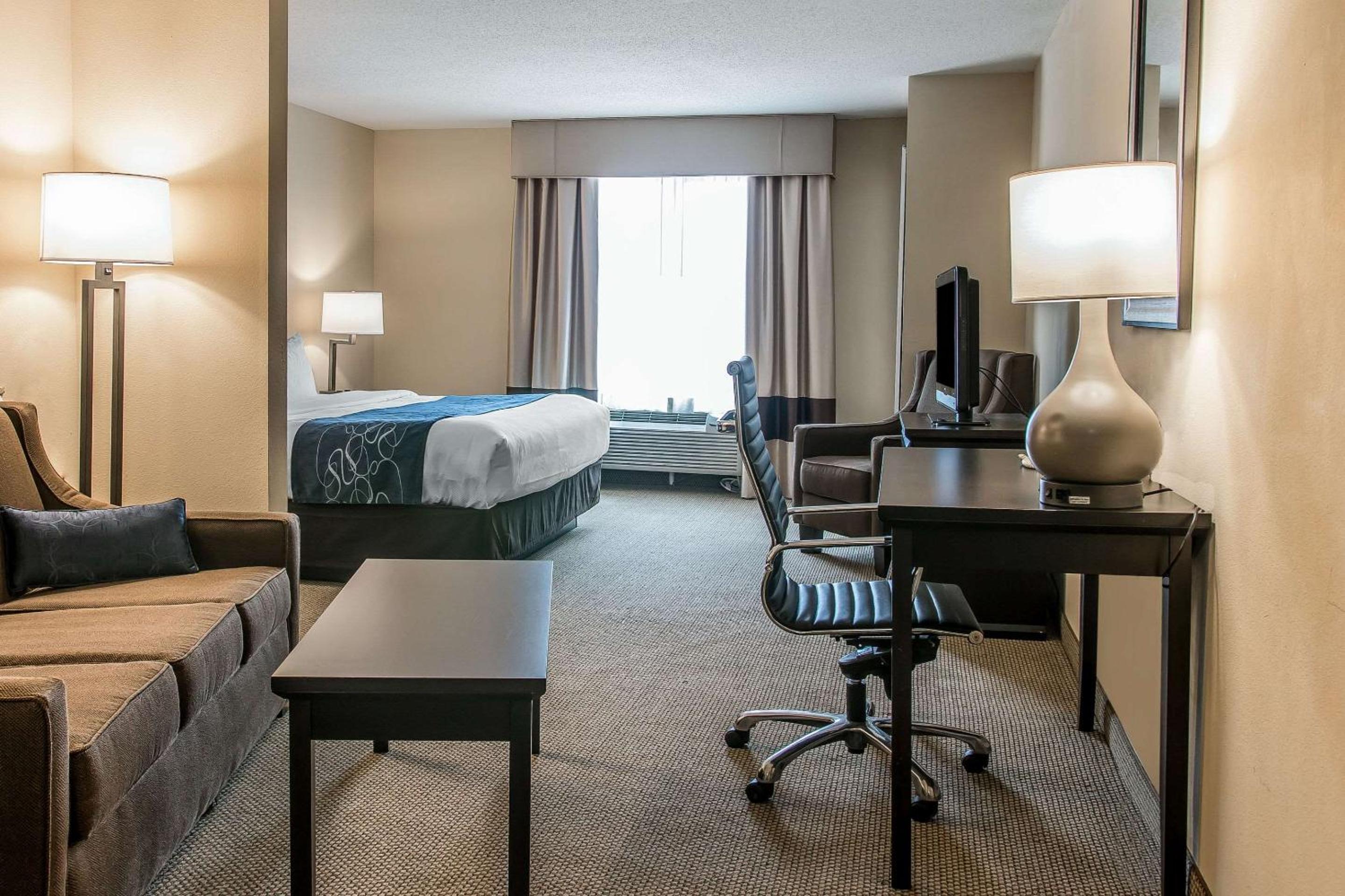 King Suite - Disability Access/Non-Smoking - Photo 3