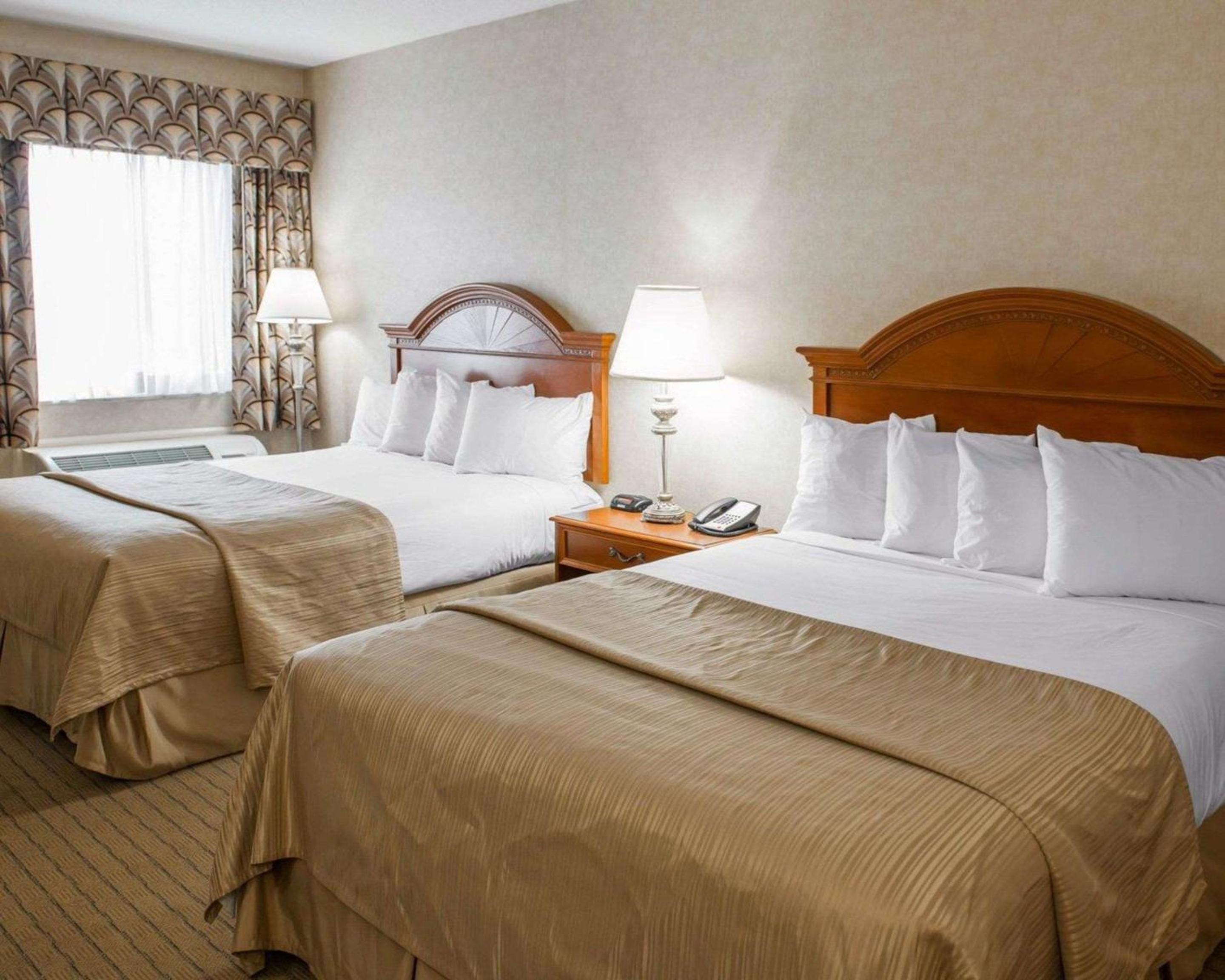 Queen Room with Two Queen Beds - Non-Smoking - Photo 1