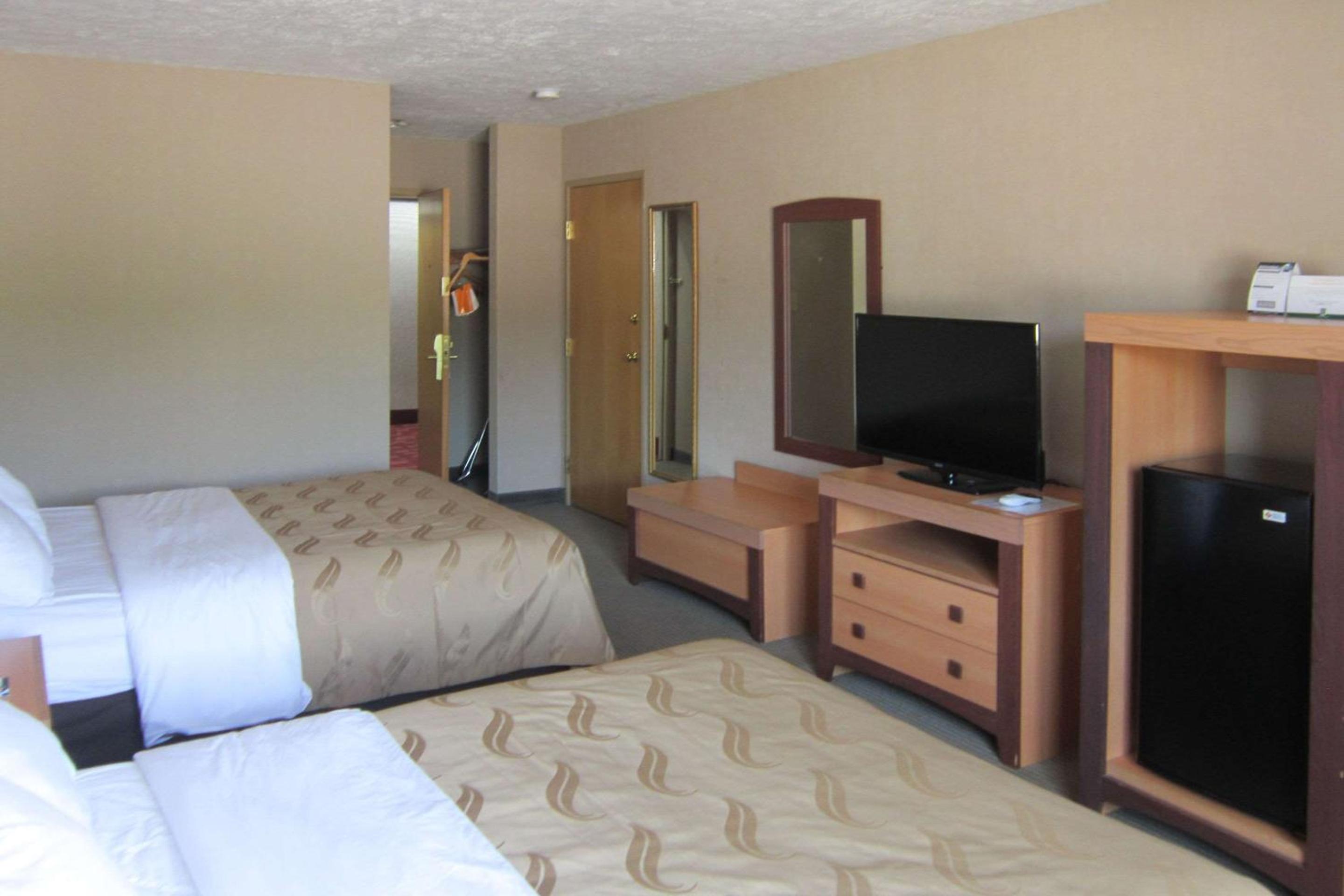 Queen Room with Two Queen Beds - Photo 1