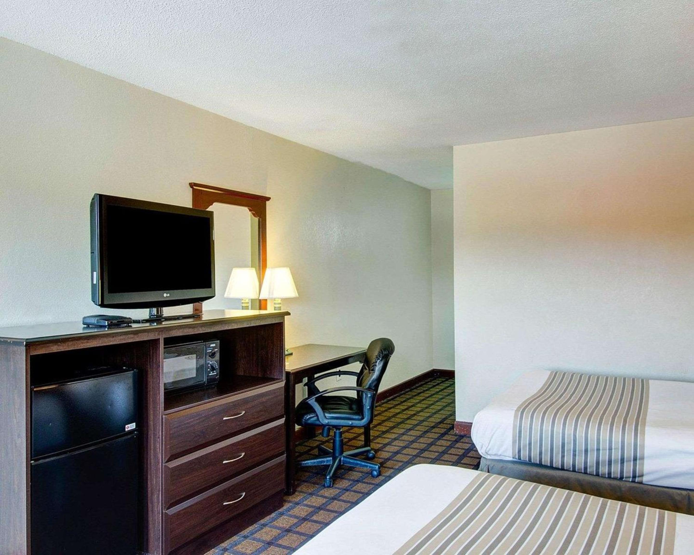 Double Room - Non-Smoking  - Photo 1