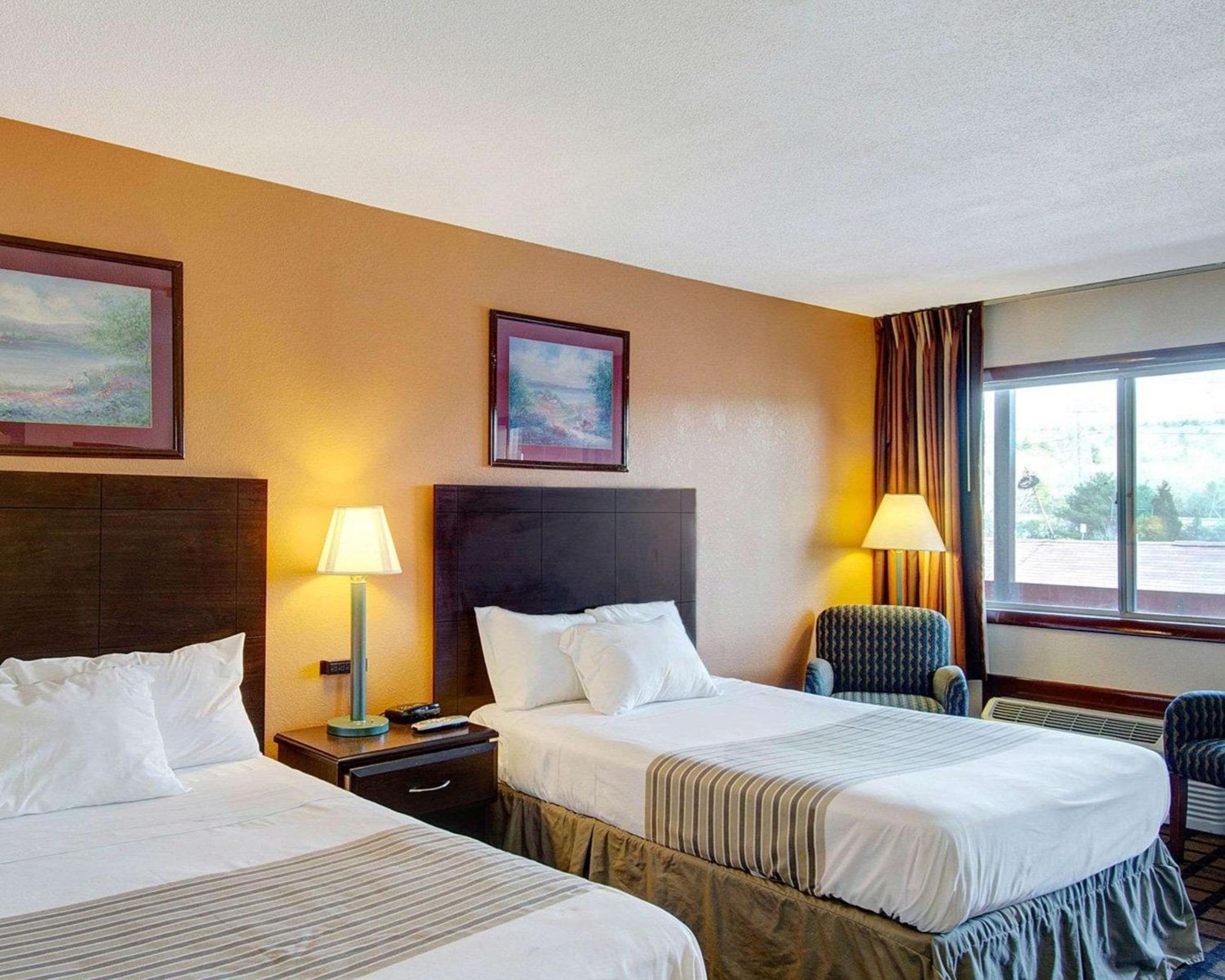 Double Room - Non-Smoking  - Photo 2
