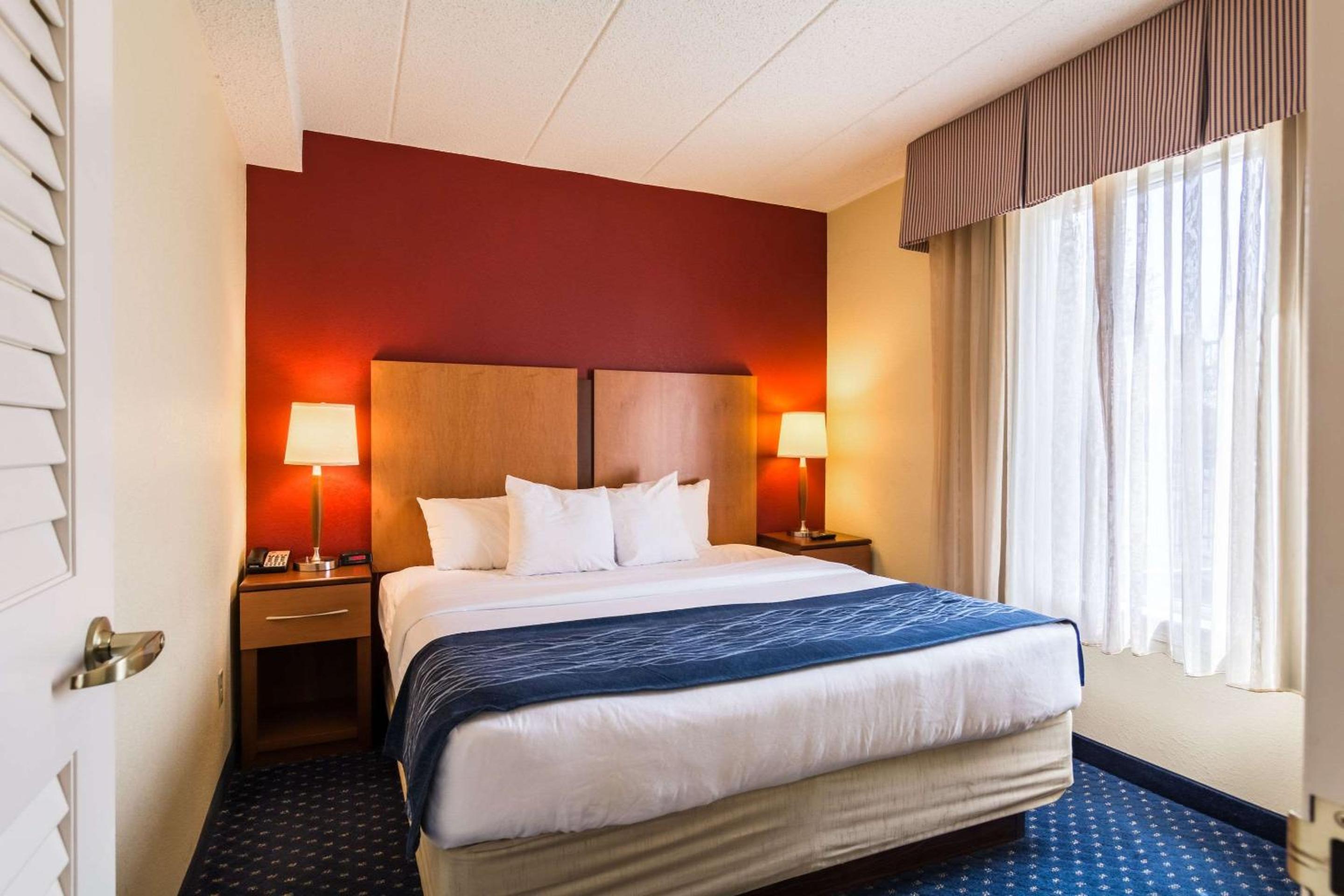 King Room - Non-Smoking - Photo 1