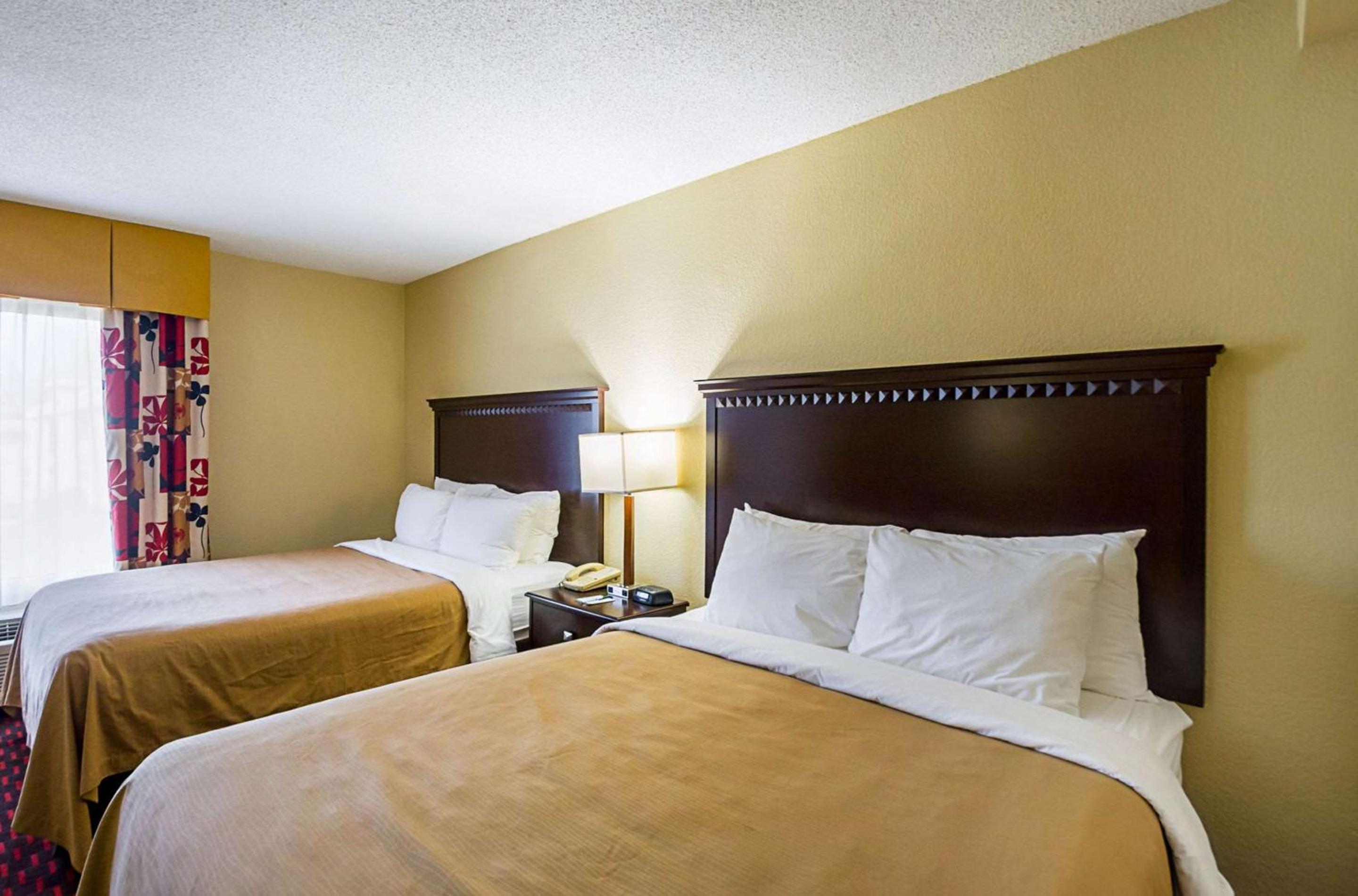 Queen Room with Two Queen Beds - Ground Floor/Pet Friendly - Photo 1