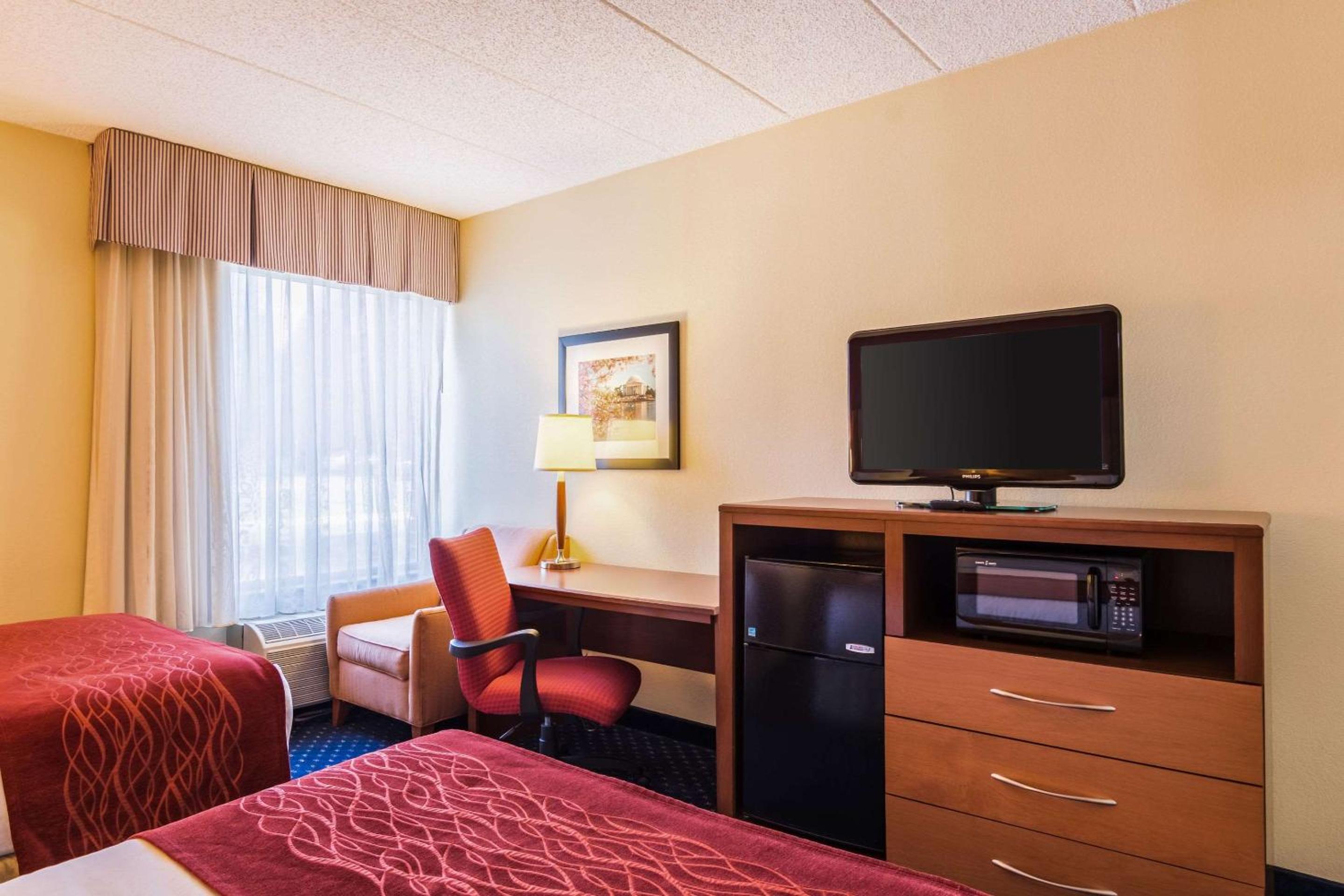 Double Room with Two Double Beds - Non-Smoking photo 3