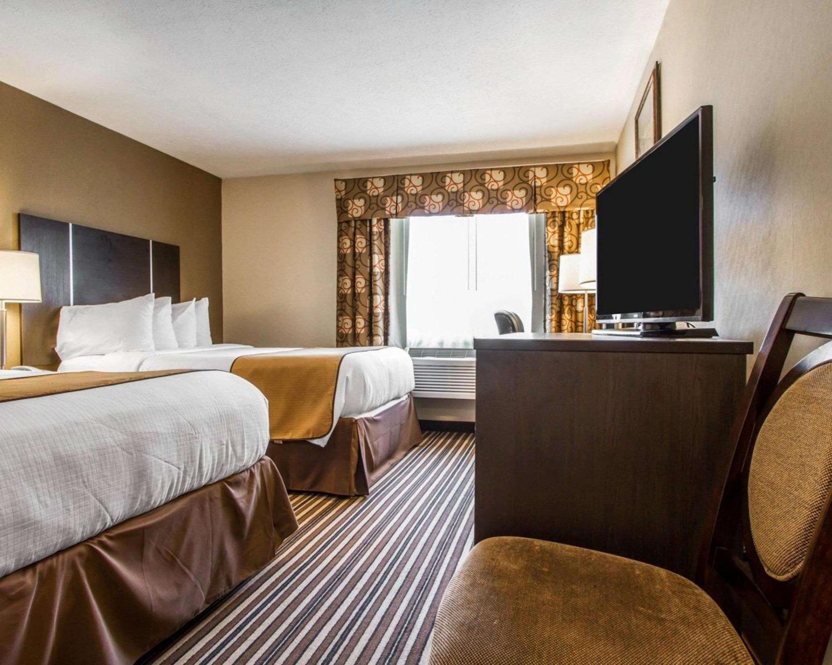 Double Room with Two Double Beds - Non-Smoking - Photo 1