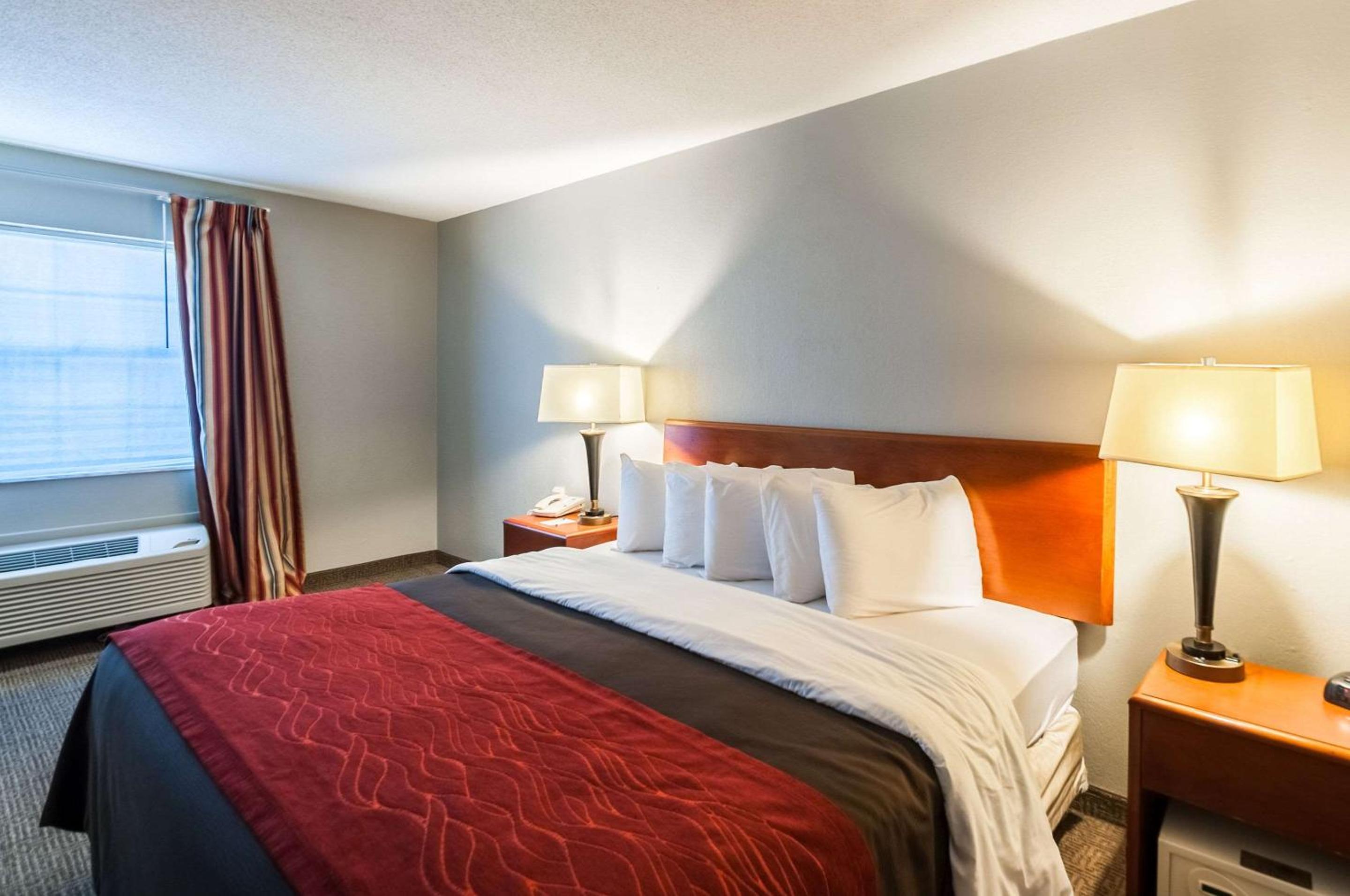 King Room with Whirlpool - Non-Smoking - Photo 2