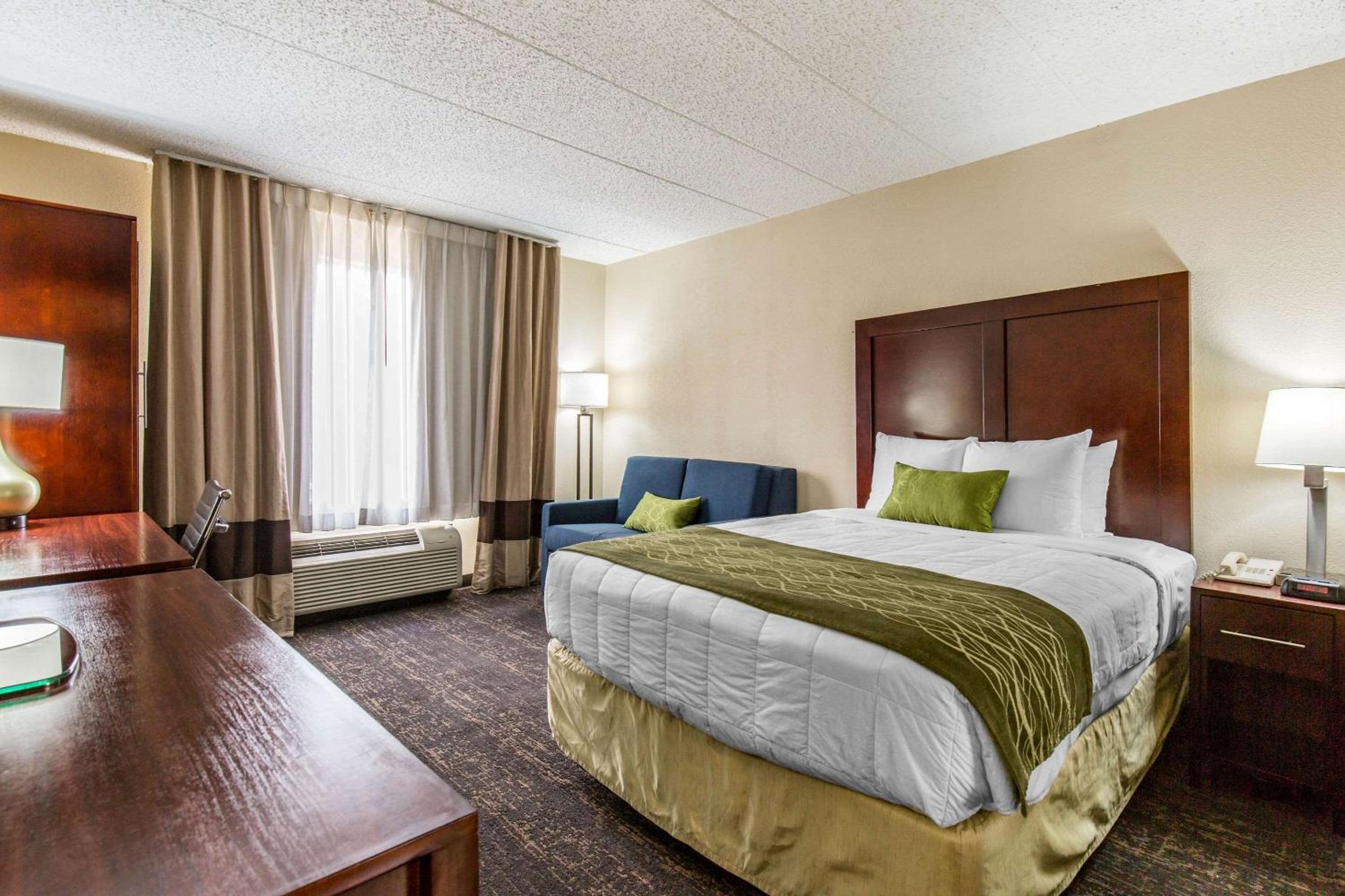 King Room - Non-Smoking - Photo 2