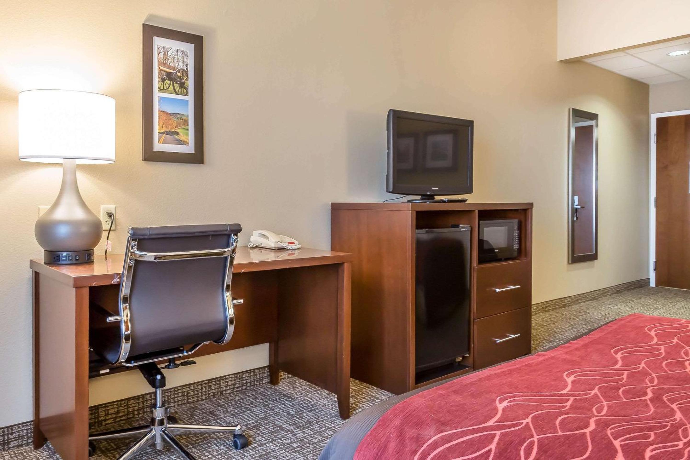 Queen Room with Two Queen Beds - Disability Access/Non-Smoking - Photo 2