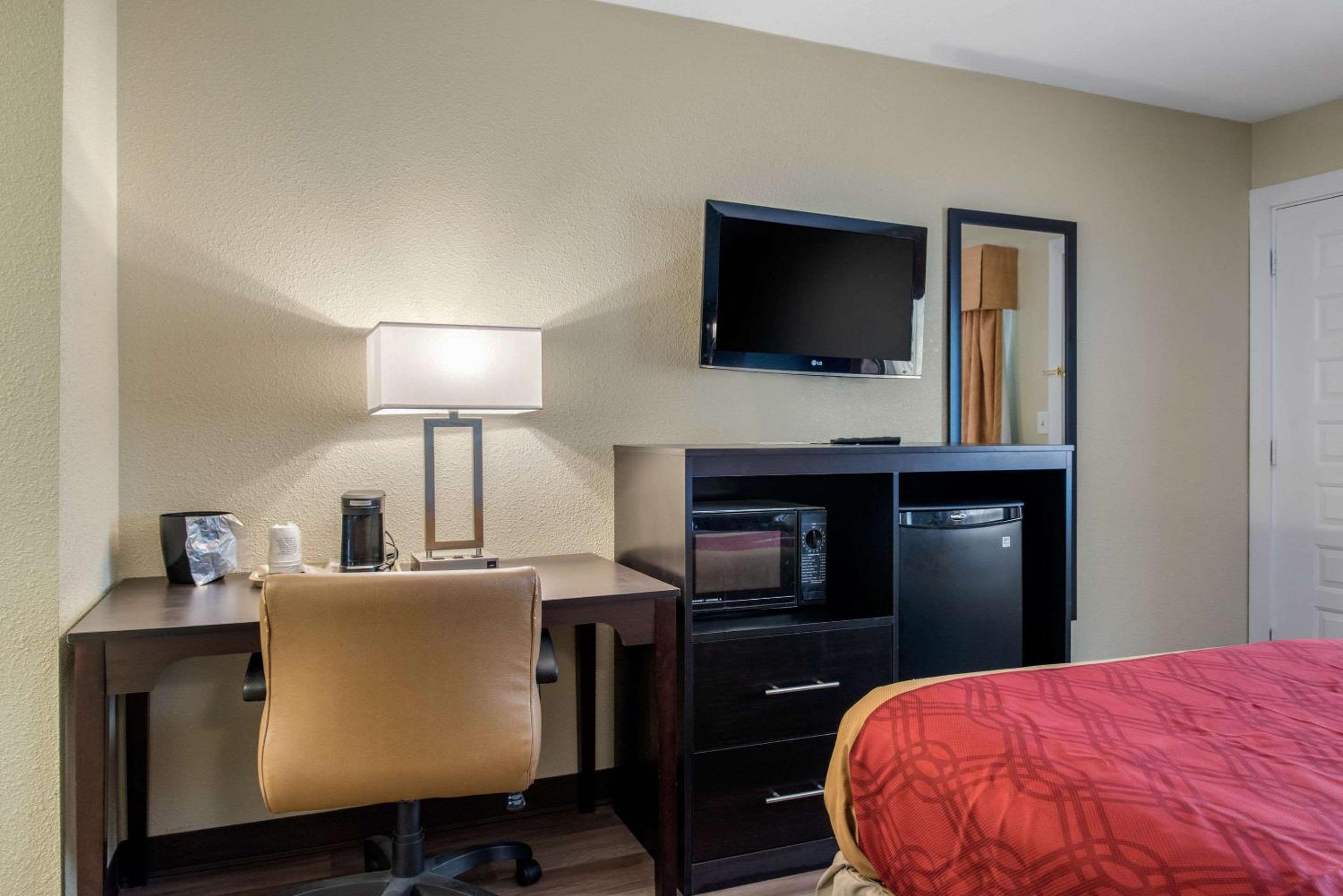 Double Room with Two Double Beds - Photo 6
