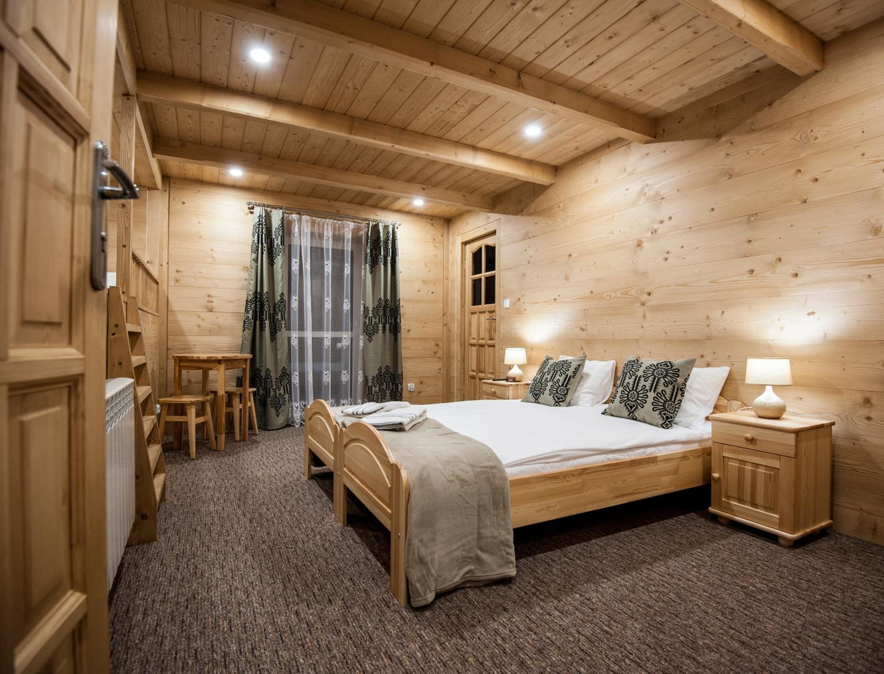 Quadruple Room with Bathroom - Photo 7