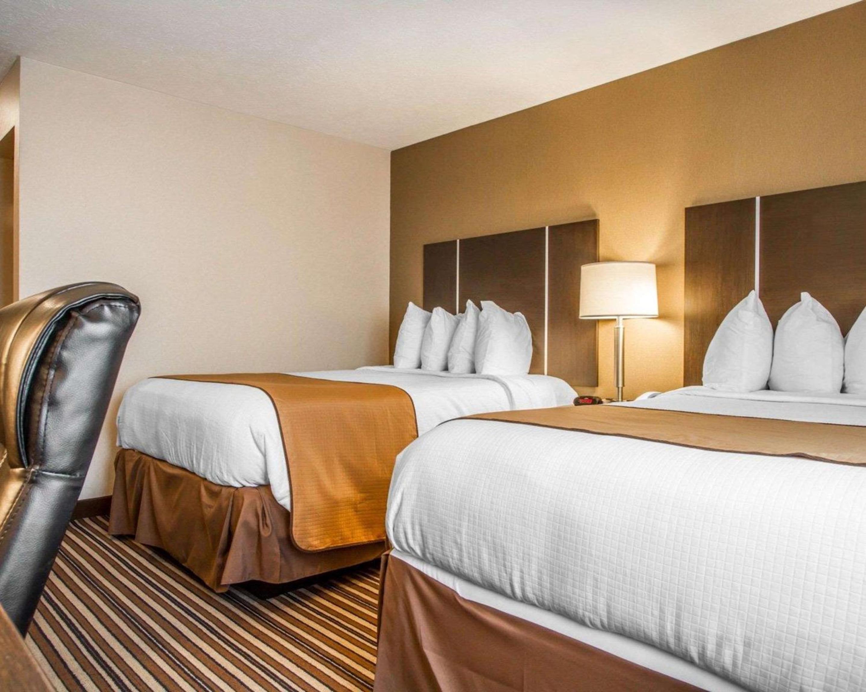 Double Room with Two Double Beds - Non-Smoking - Photo 3