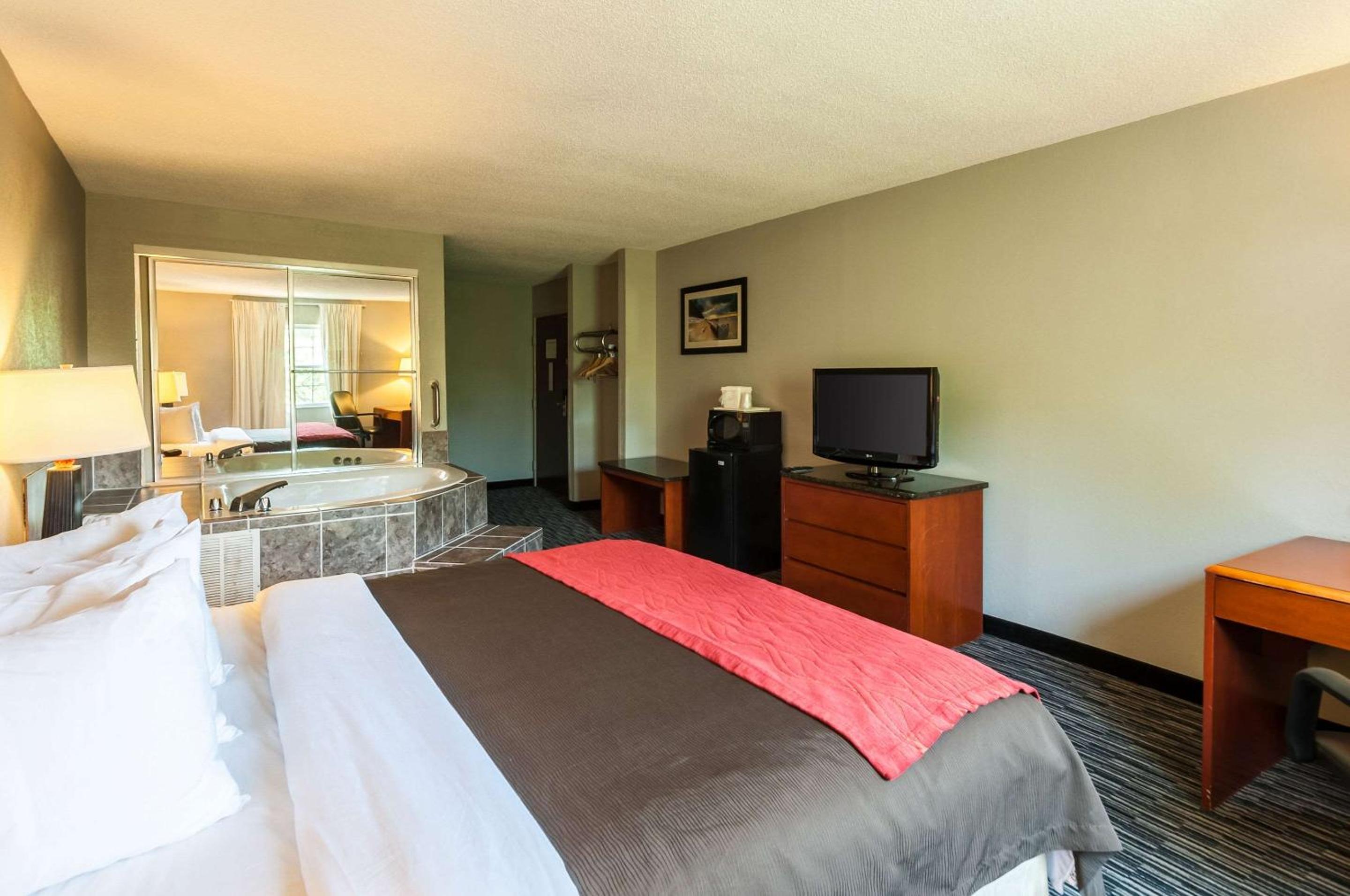 King Room with Whirlpool - Non-Smoking - Photo 4