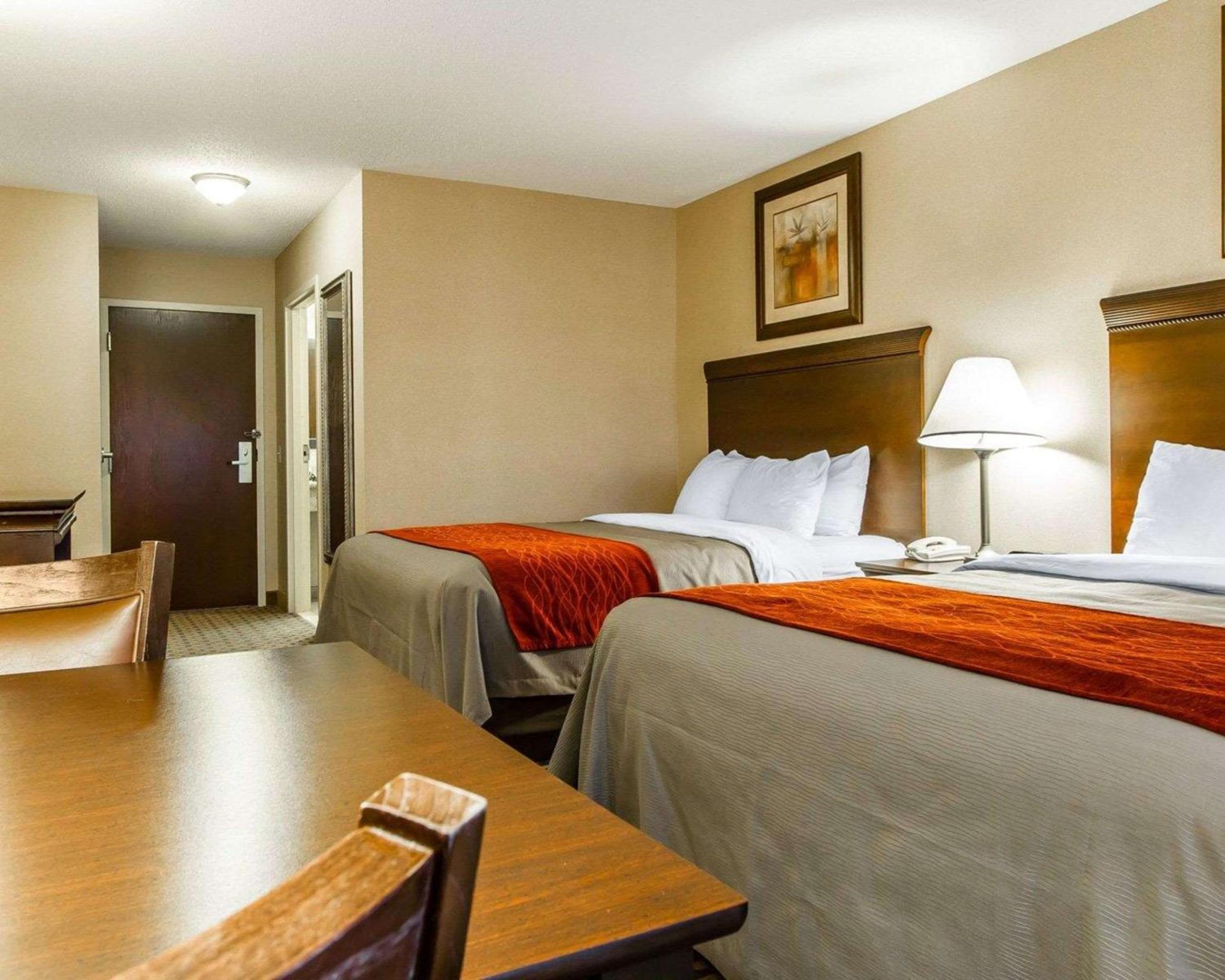 Queen Room with Two Queen Beds - Photo 1
