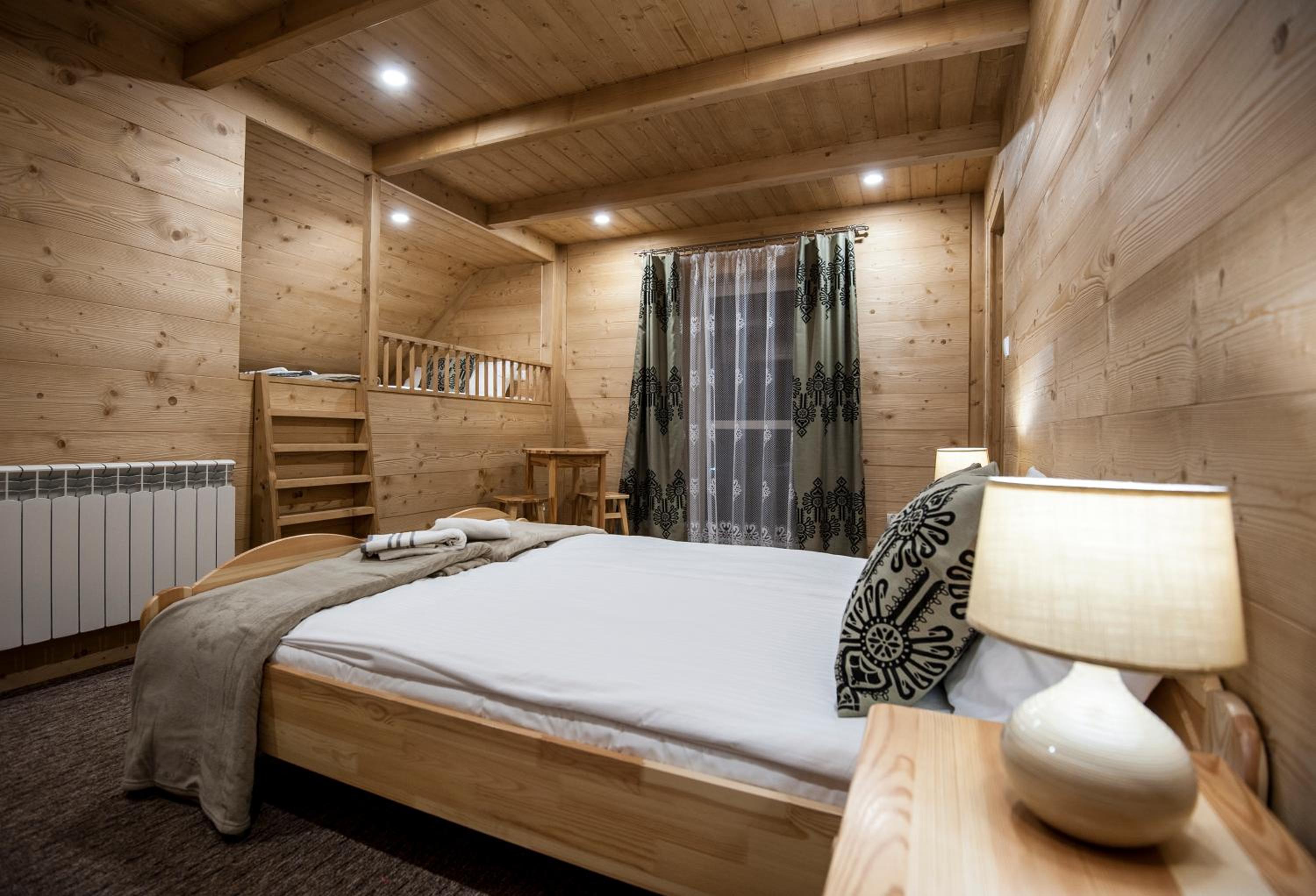 Quadruple Room with Bathroom - Photo 5