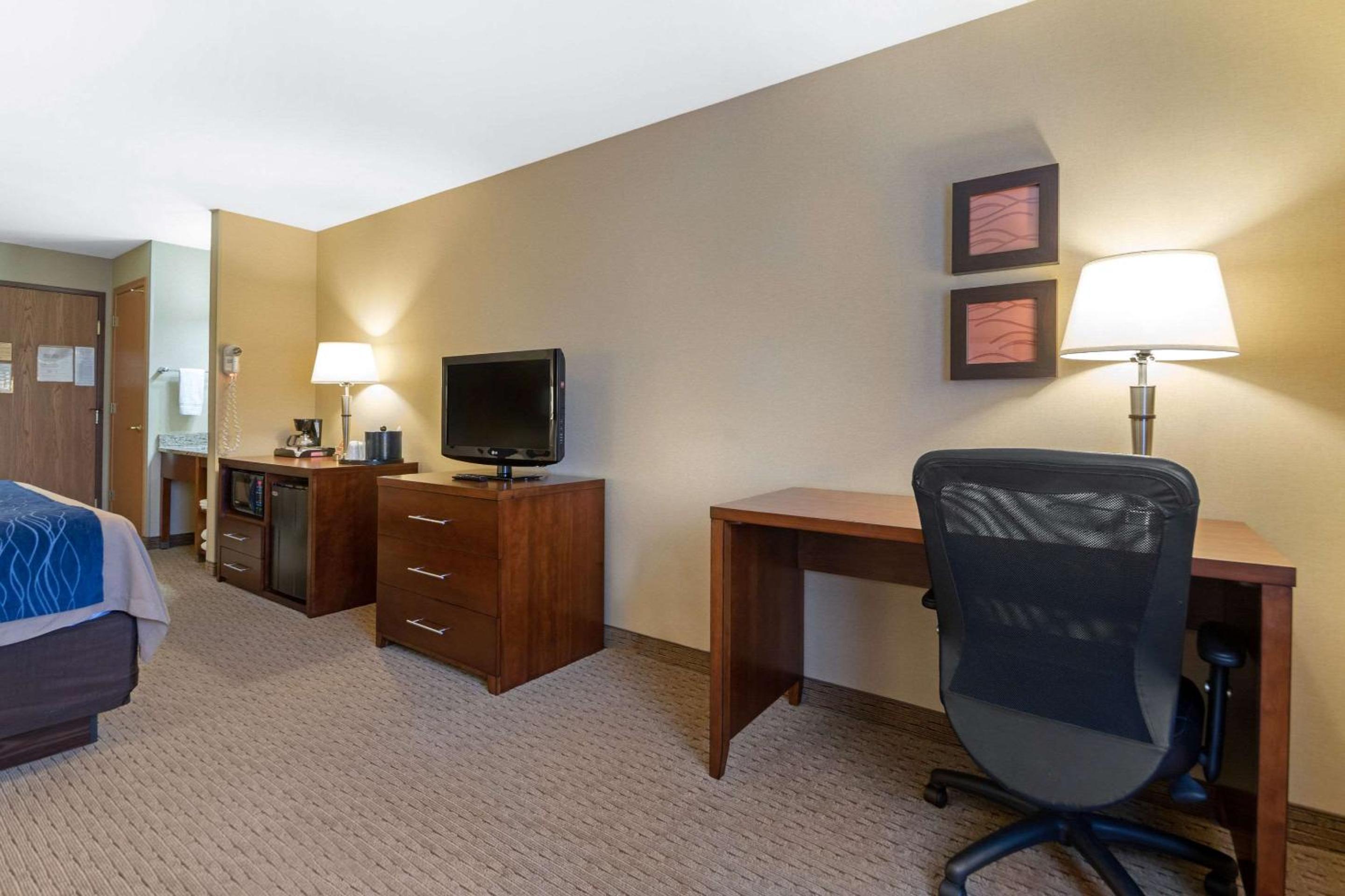 King Room - Non-Smoking - Photo 1