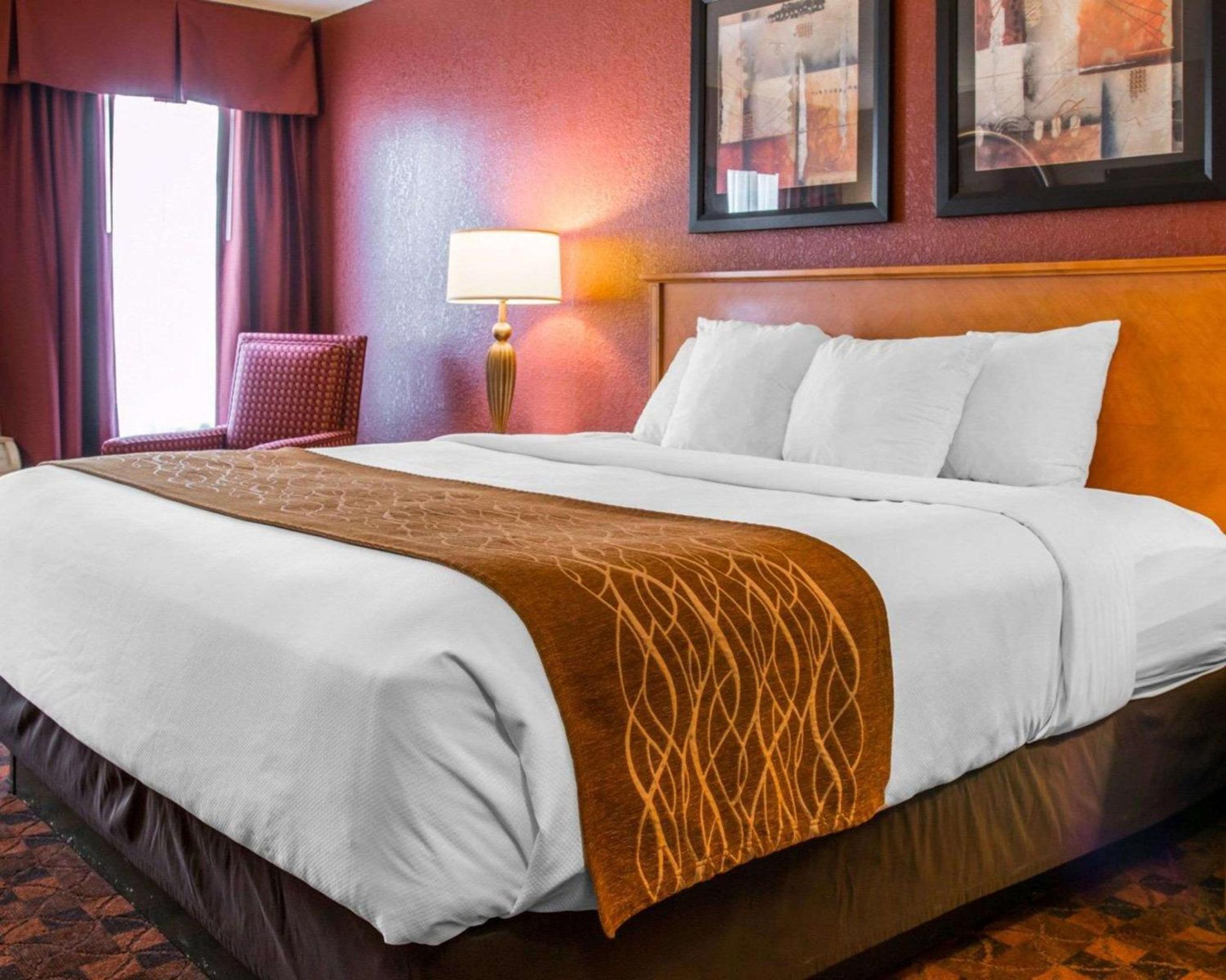 King Room with Jacuzzi - Photo 2
