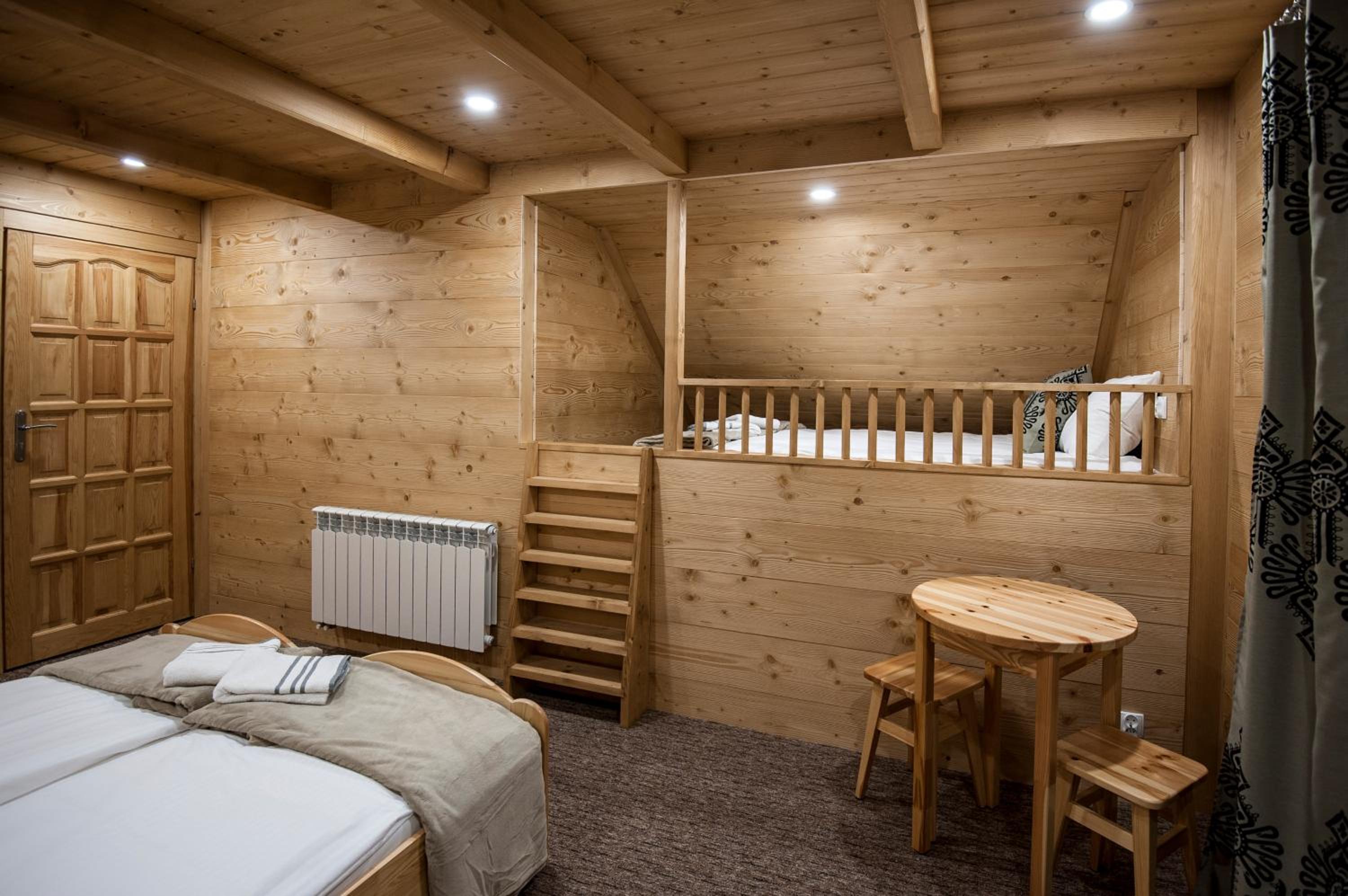 Quadruple Room with Bathroom - Photo 3