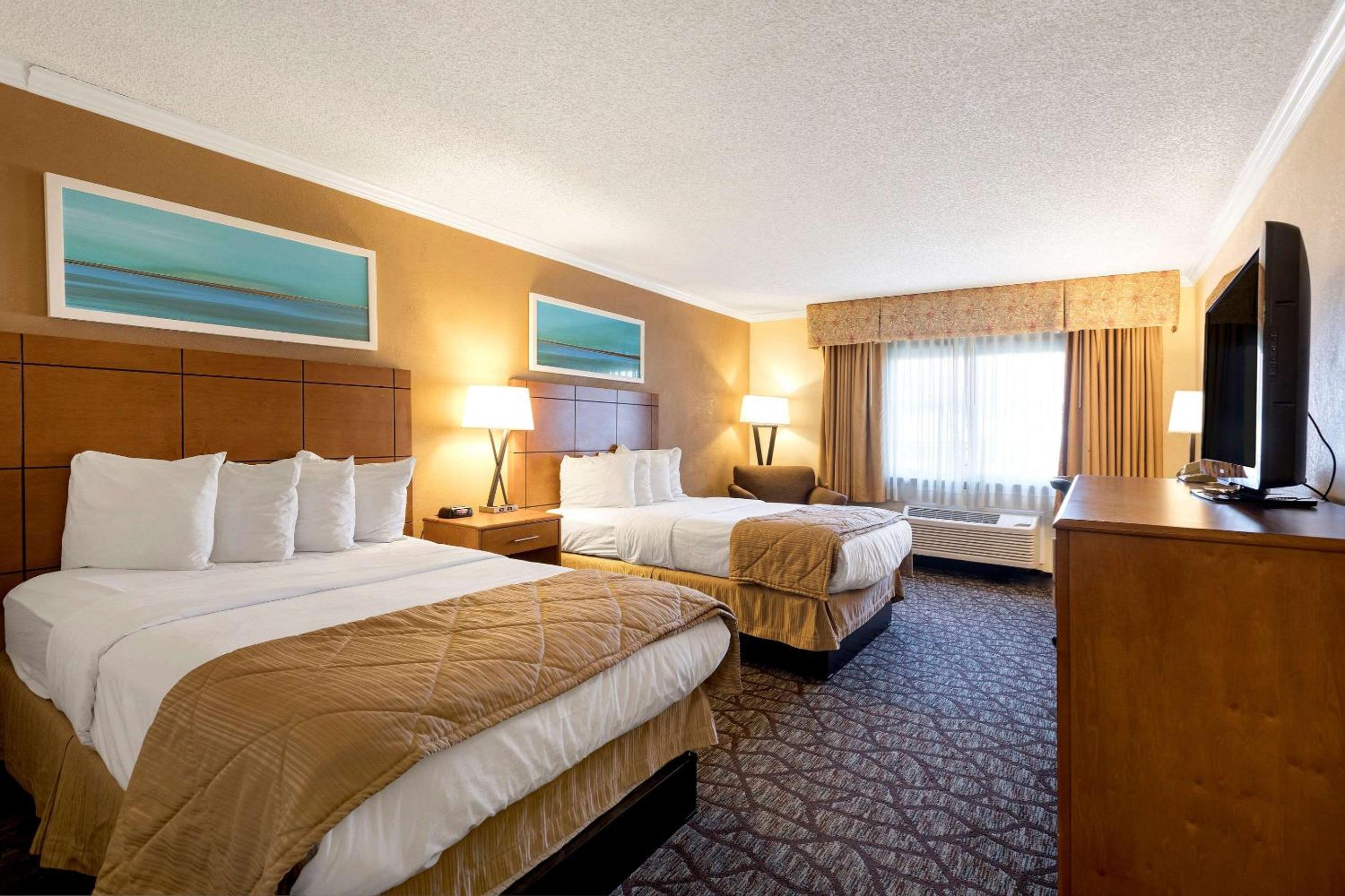 Standard Double Room with Two Double Beds - Photo 1