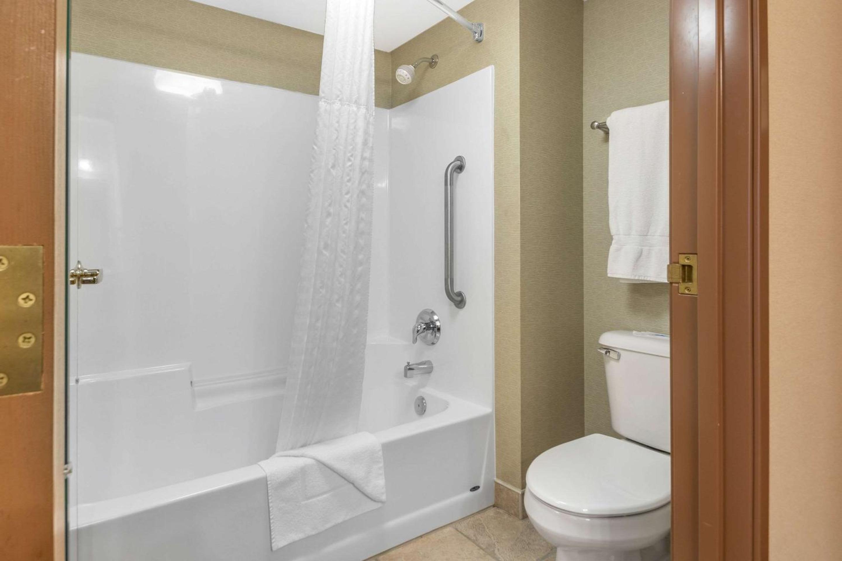 King Room - Non-Smoking - Photo 6