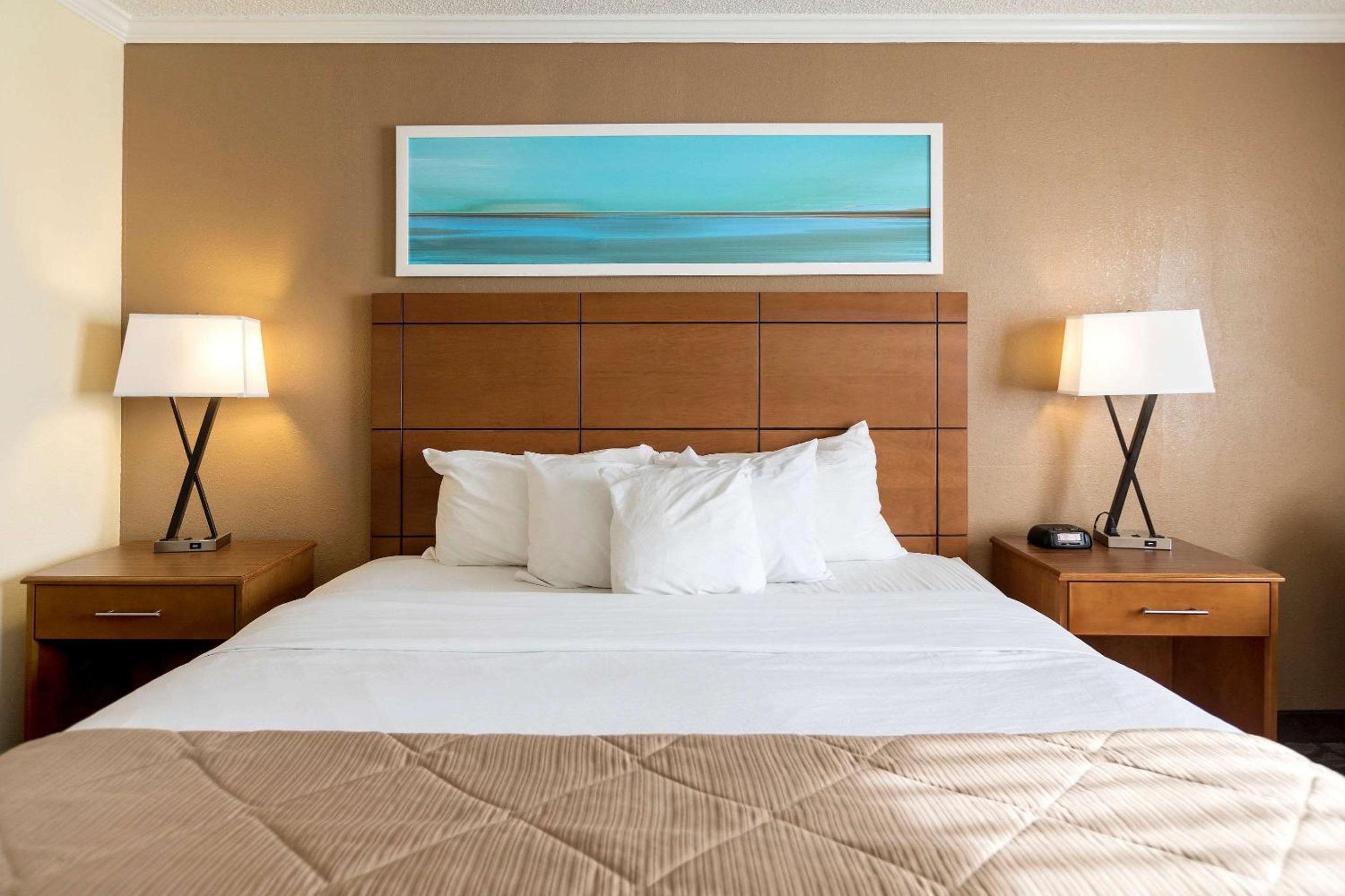 Standard Queen Room - Photo 1