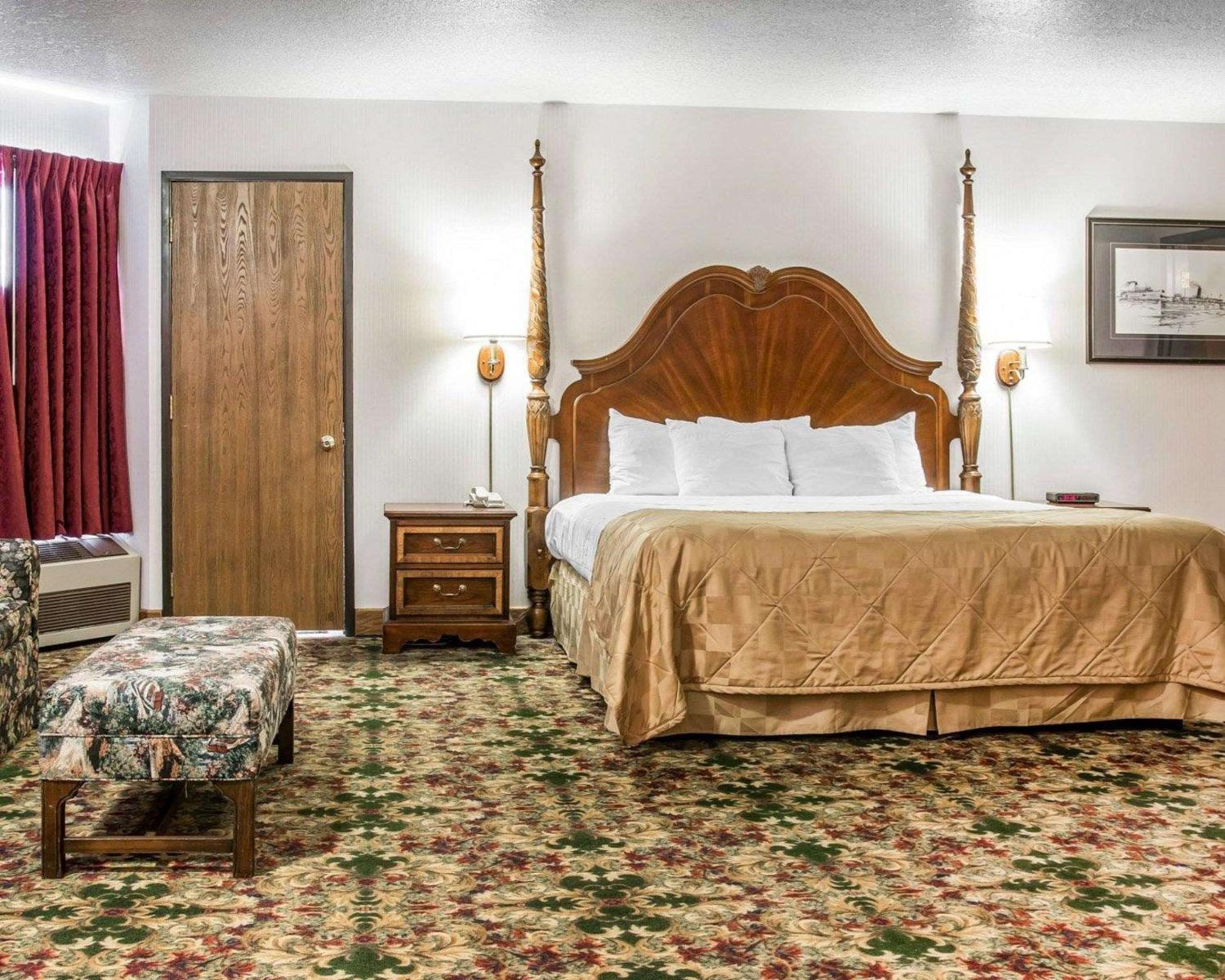 King Room with Spa Bath - Photo 3