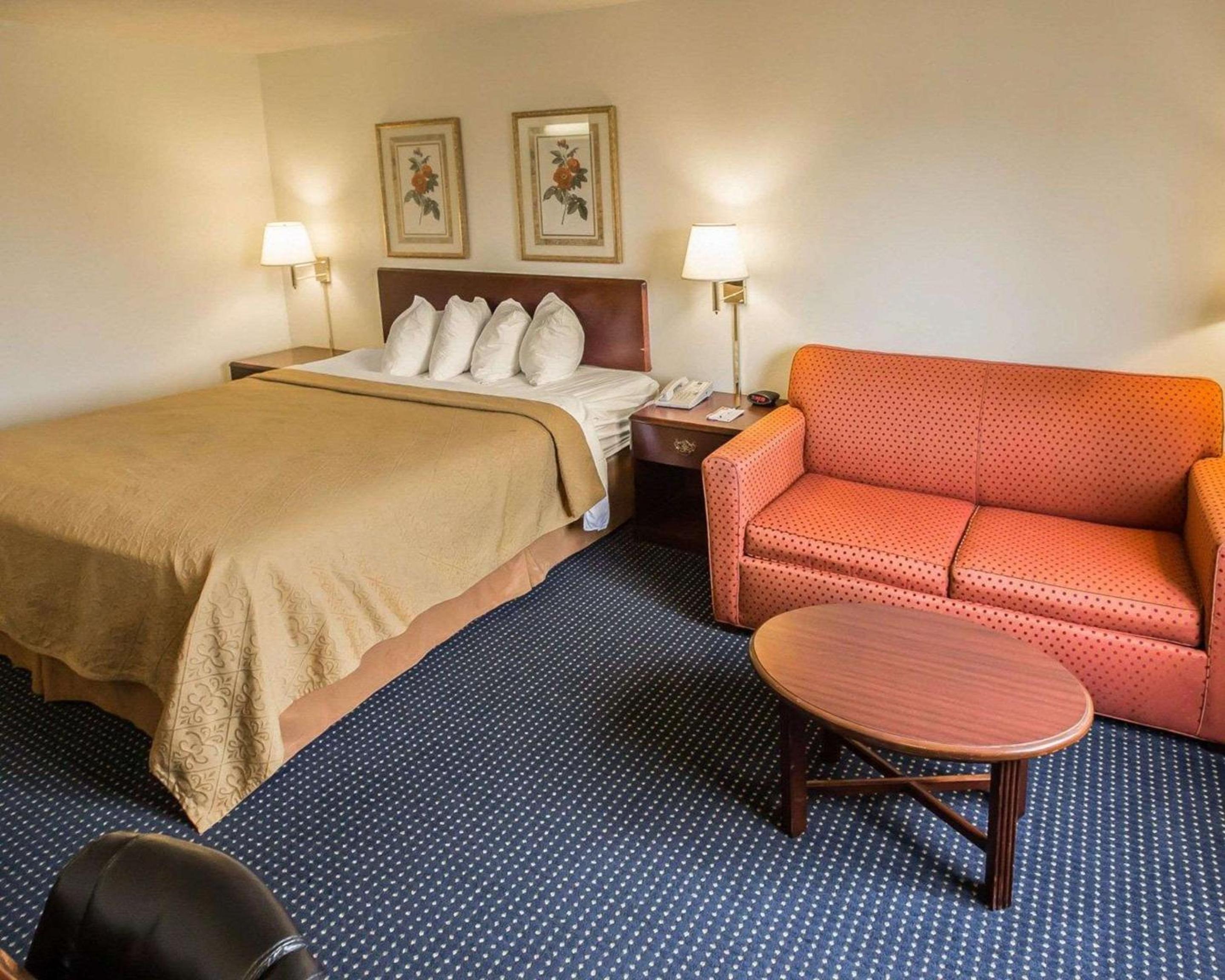 Standard King Room - Non-Smoking photo 3