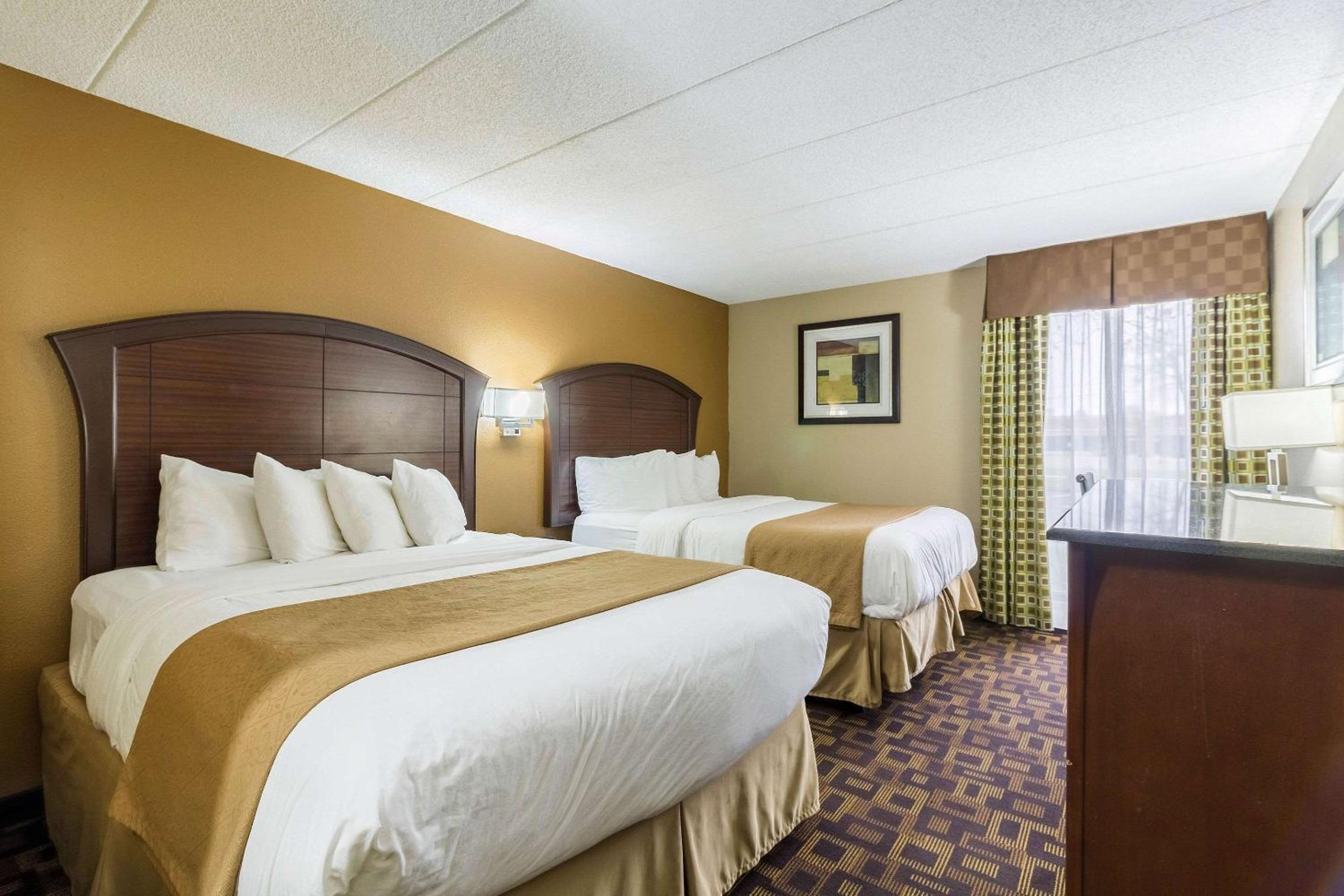 Quadruple Room with Two Double Beds - Non-Smoking - Photo 2