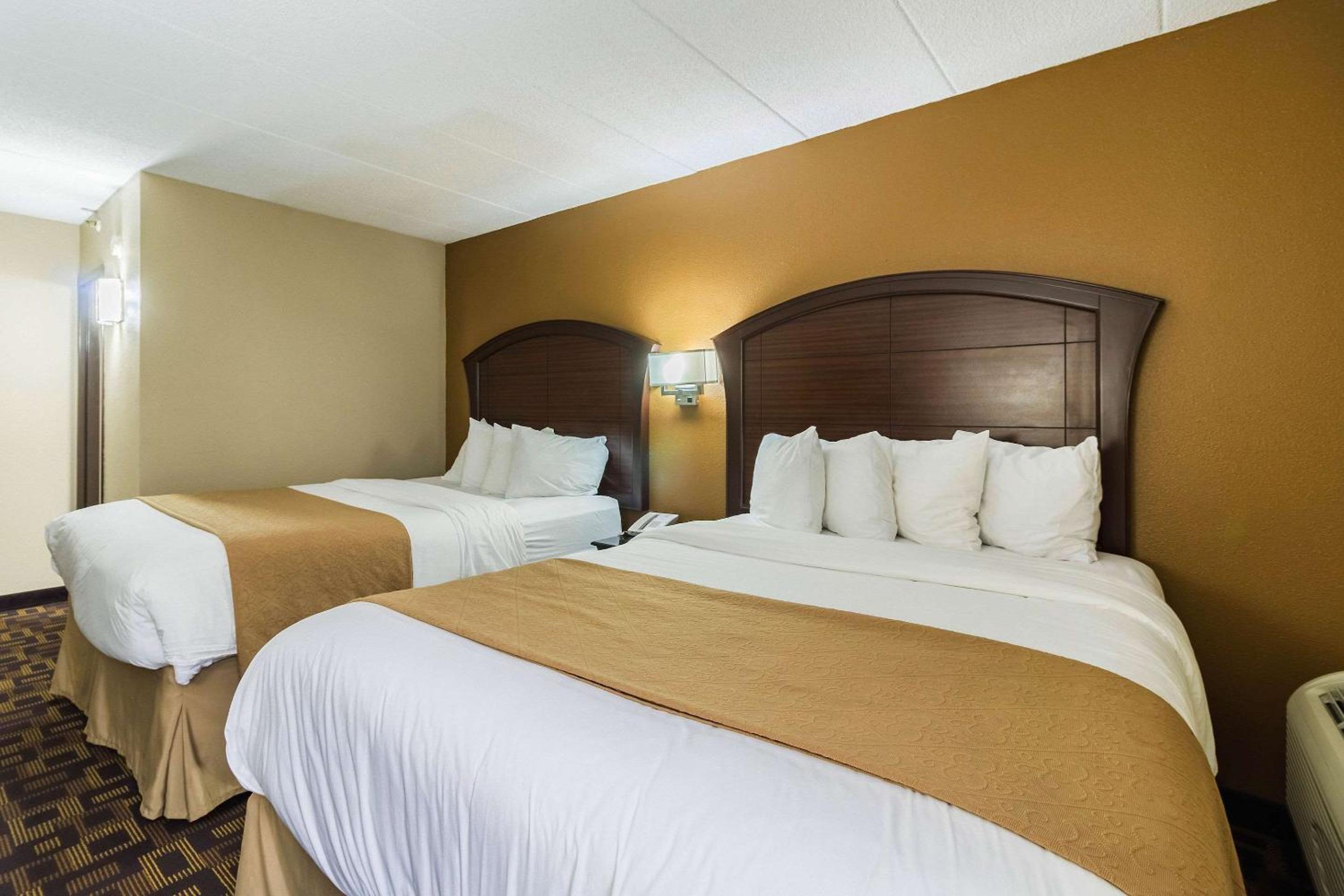 Quadruple Room with Two Double Beds - Non-Smoking - Photo 3