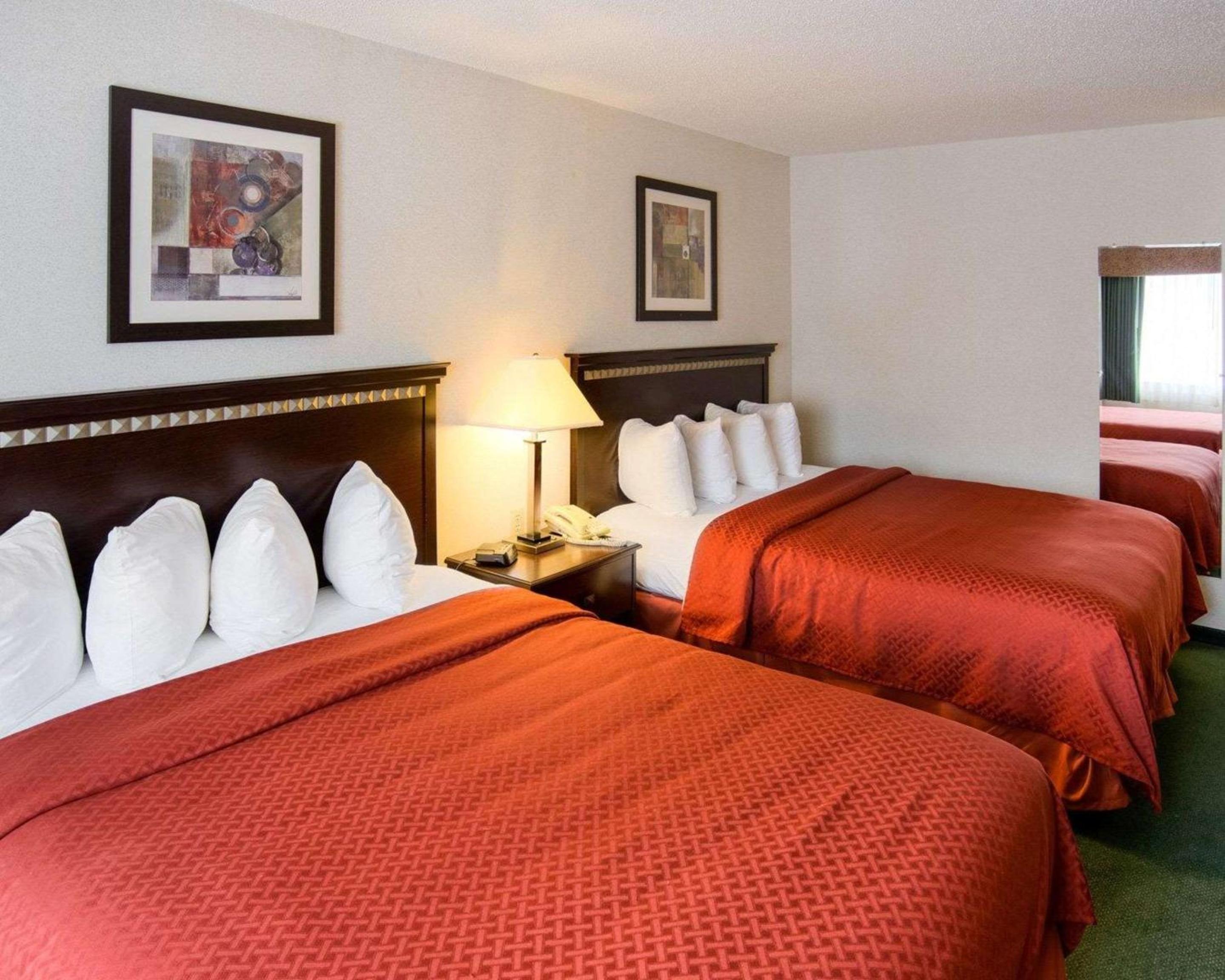 Queen Room with Two Queen Beds - Non-Smoking - Photo 1