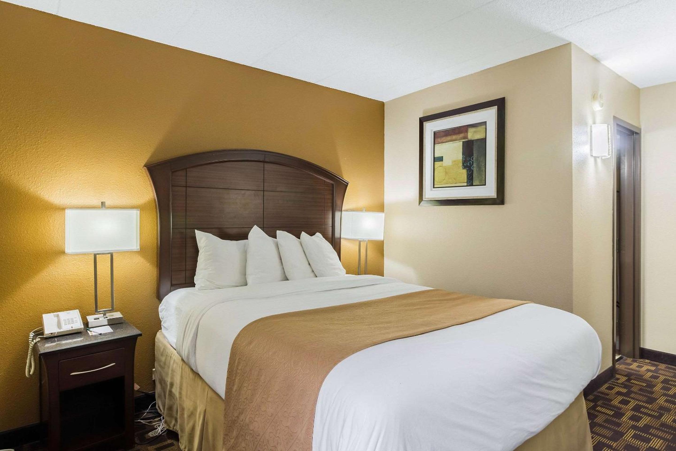 Queen Room - Photo 3