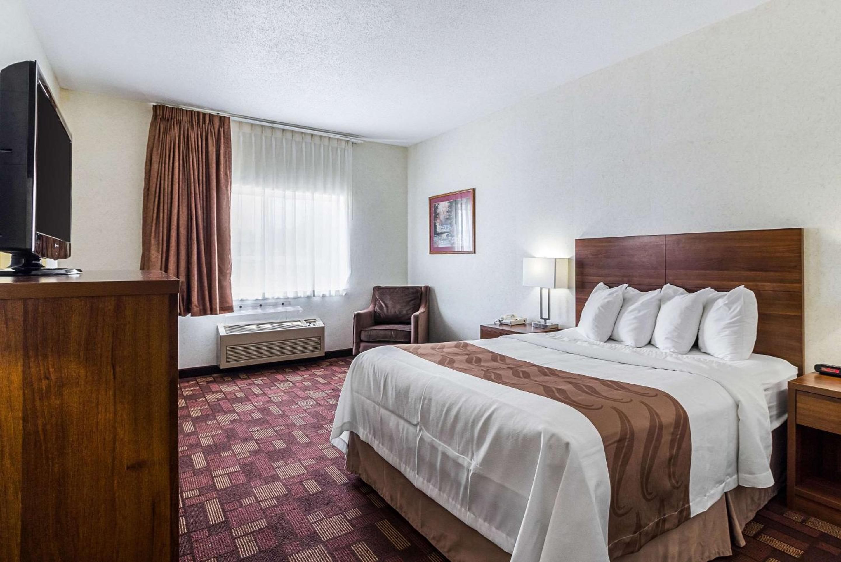 Queen Room - Accessible/Non-Smoking - Photo 1