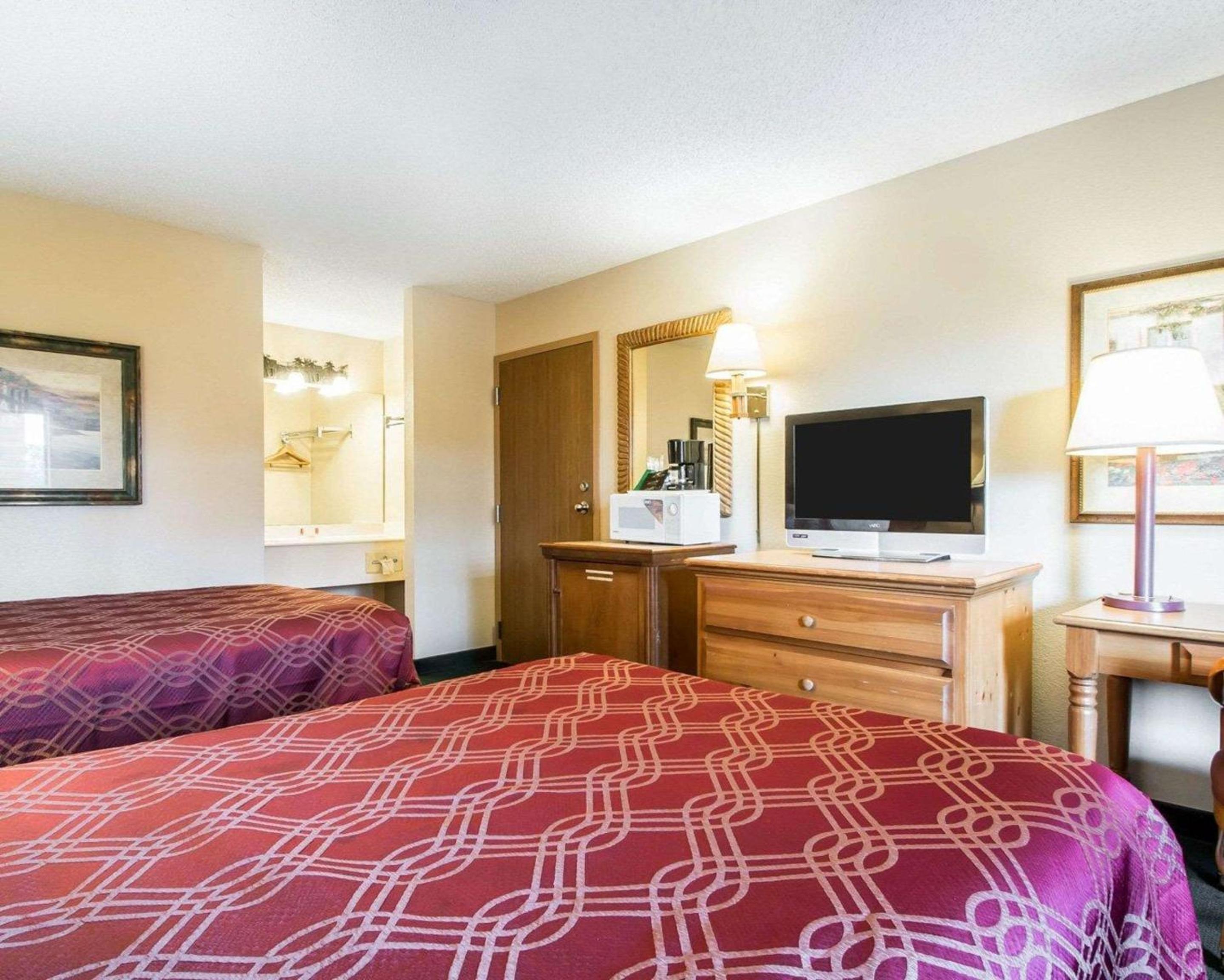 Double Room with Two Double Beds - Non-Smoking - Photo 1