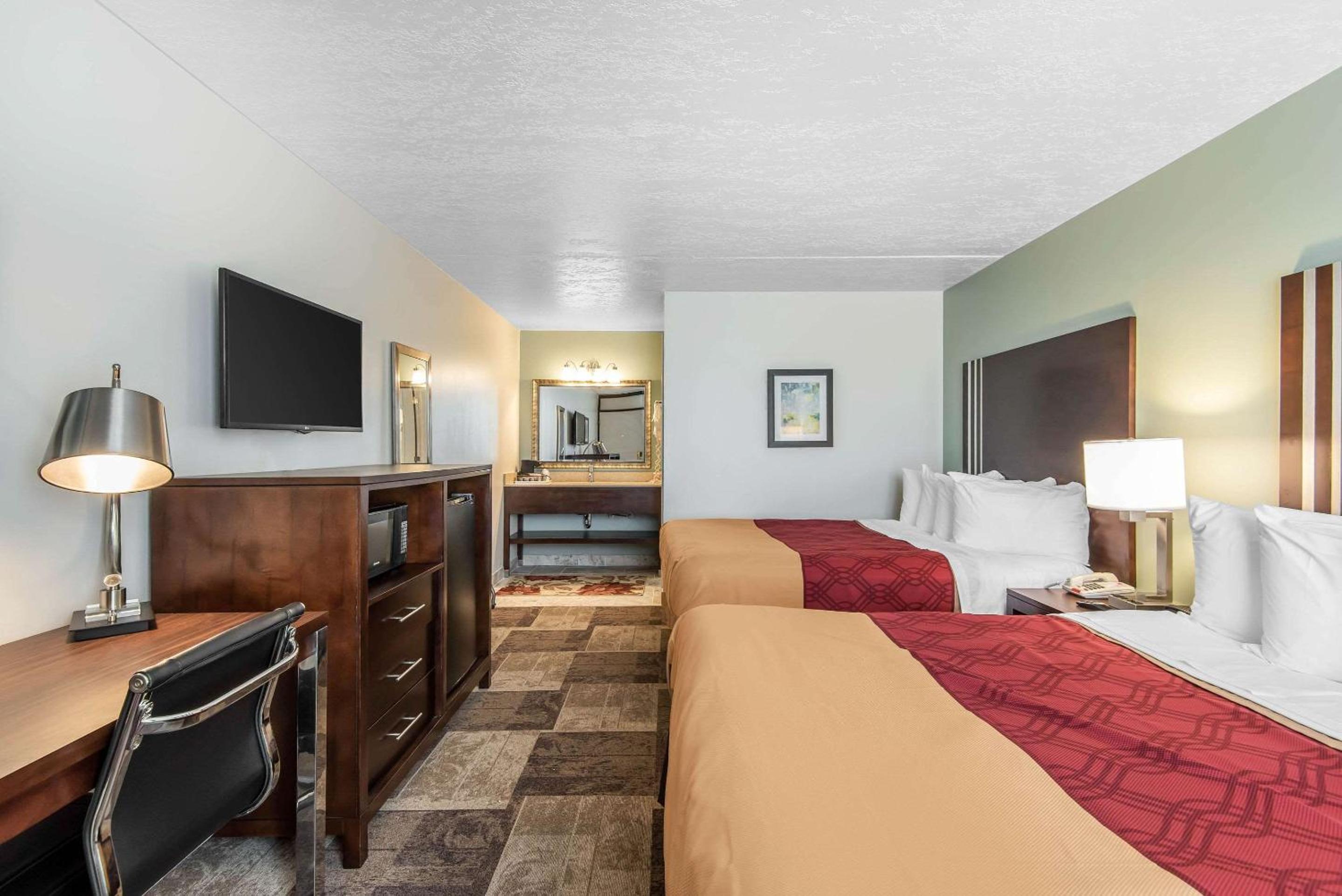 Double Room with Two Double Beds - Non-Smoking - Photo 3