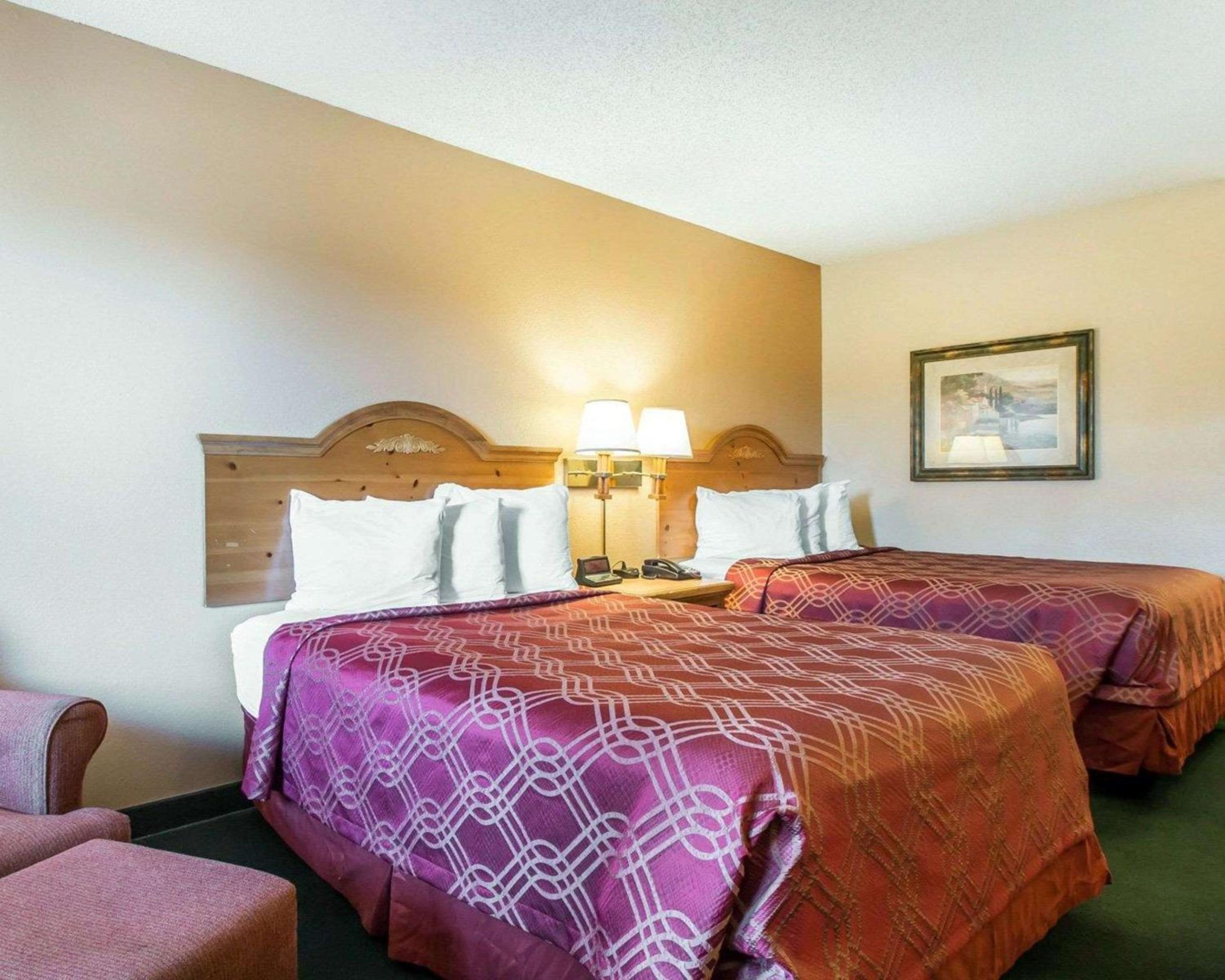 Double Room with Two Double Beds - Non-Smoking - Photo 3