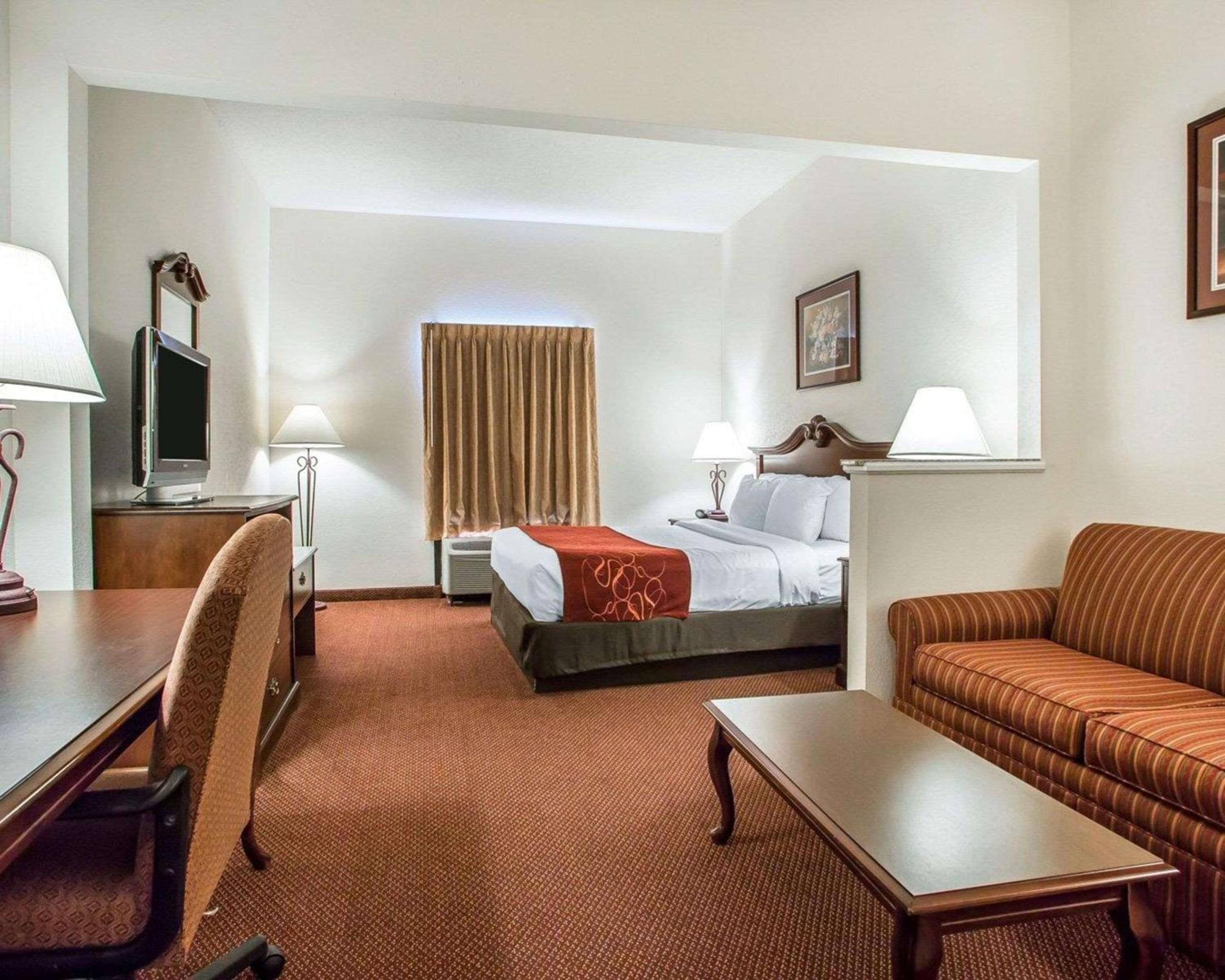 King Suite - Non-Smoking - Photo 1
