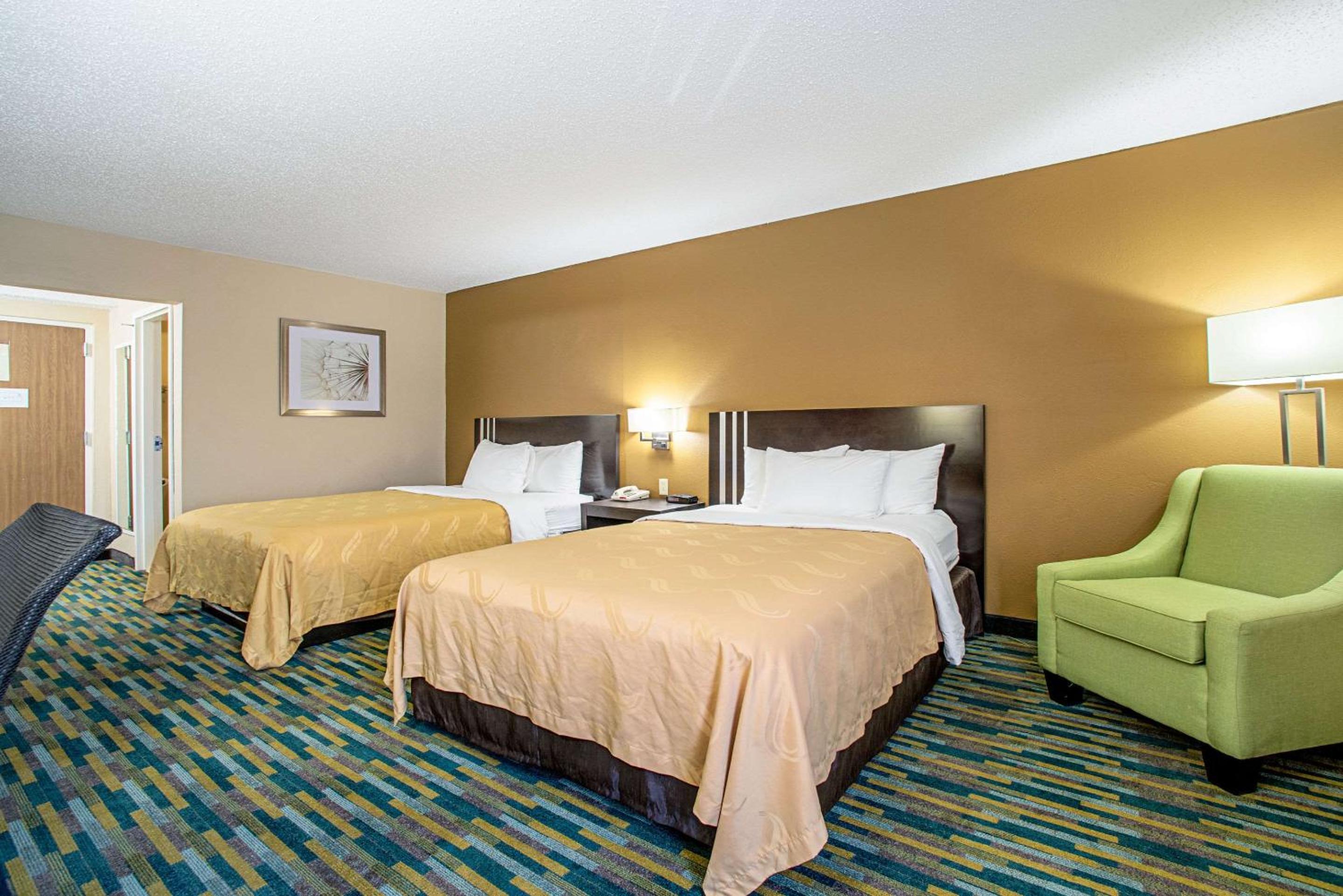 Double Room with Two Double Beds - Non-Smoking - Photo 3