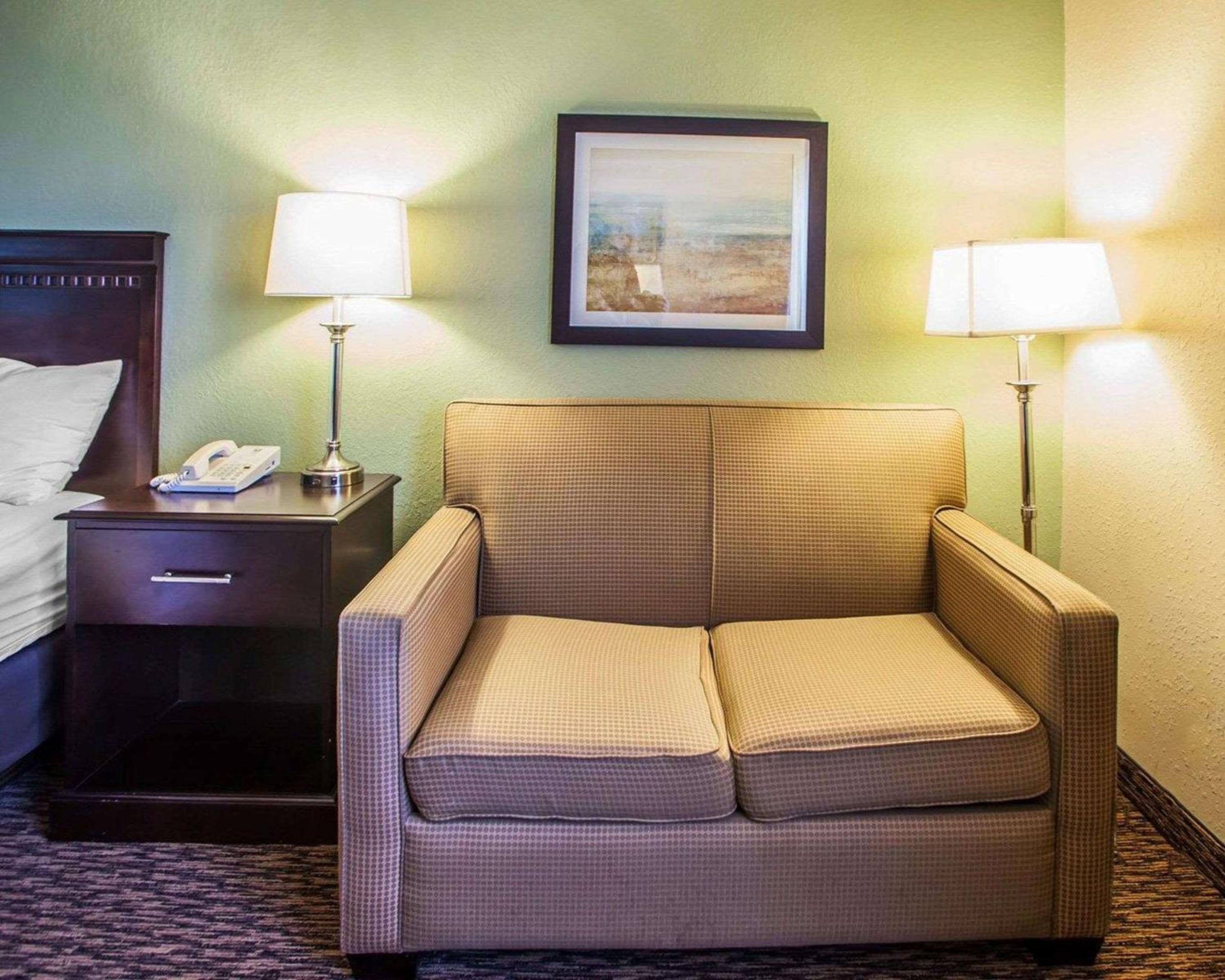 King Room with Sofa Bed - Photo 1