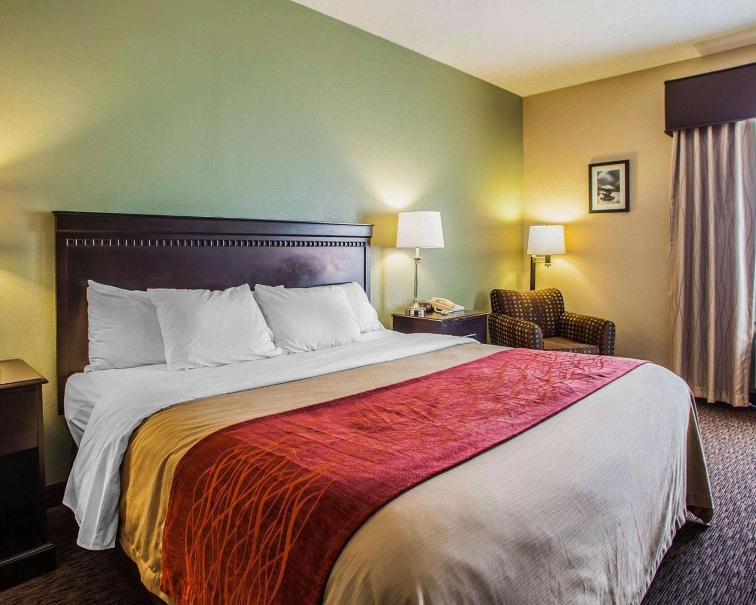 King Room - Non-Smoking - Photo 1