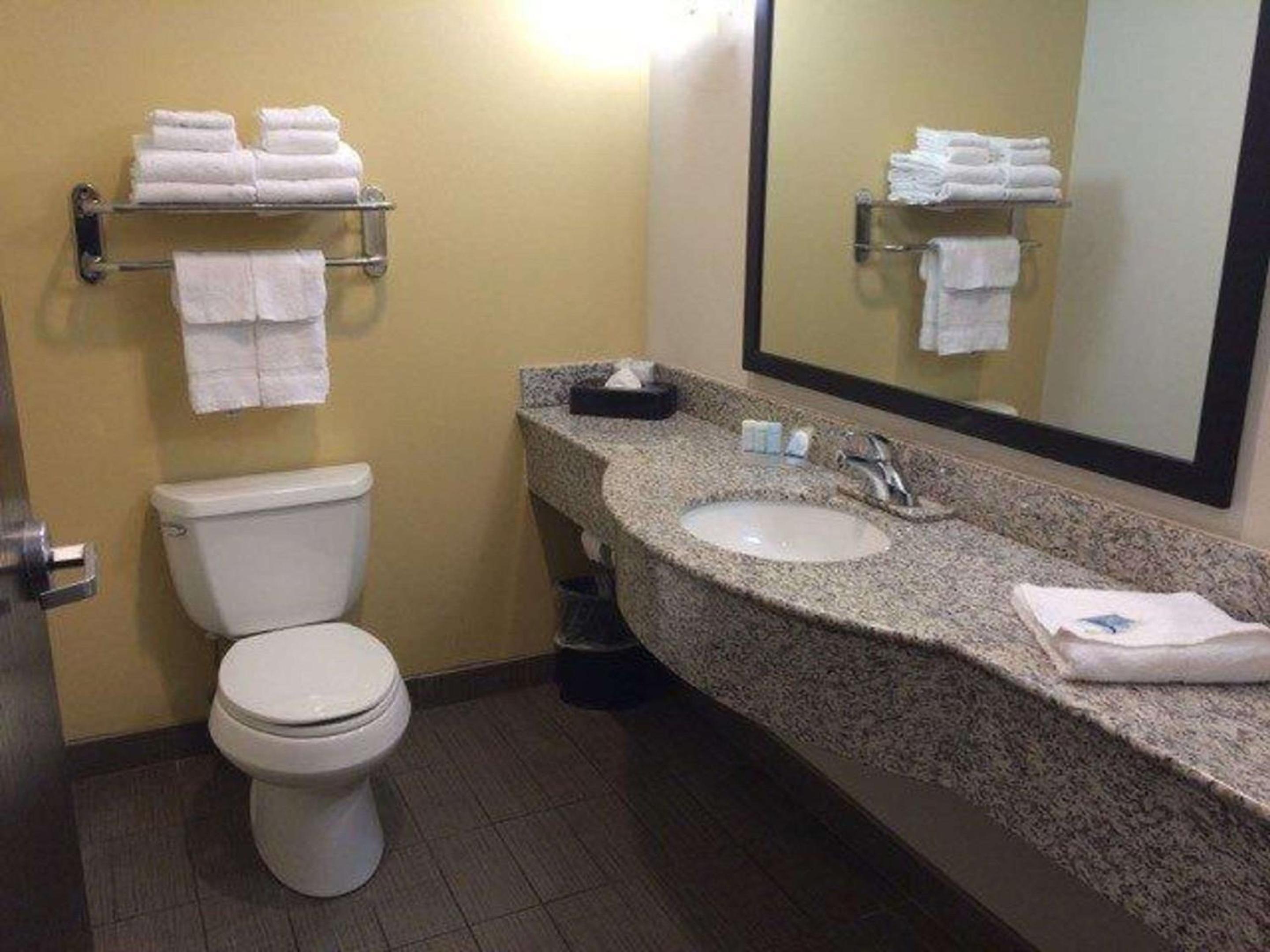 King Room - Accessible/Non-Smoking - Photo 3