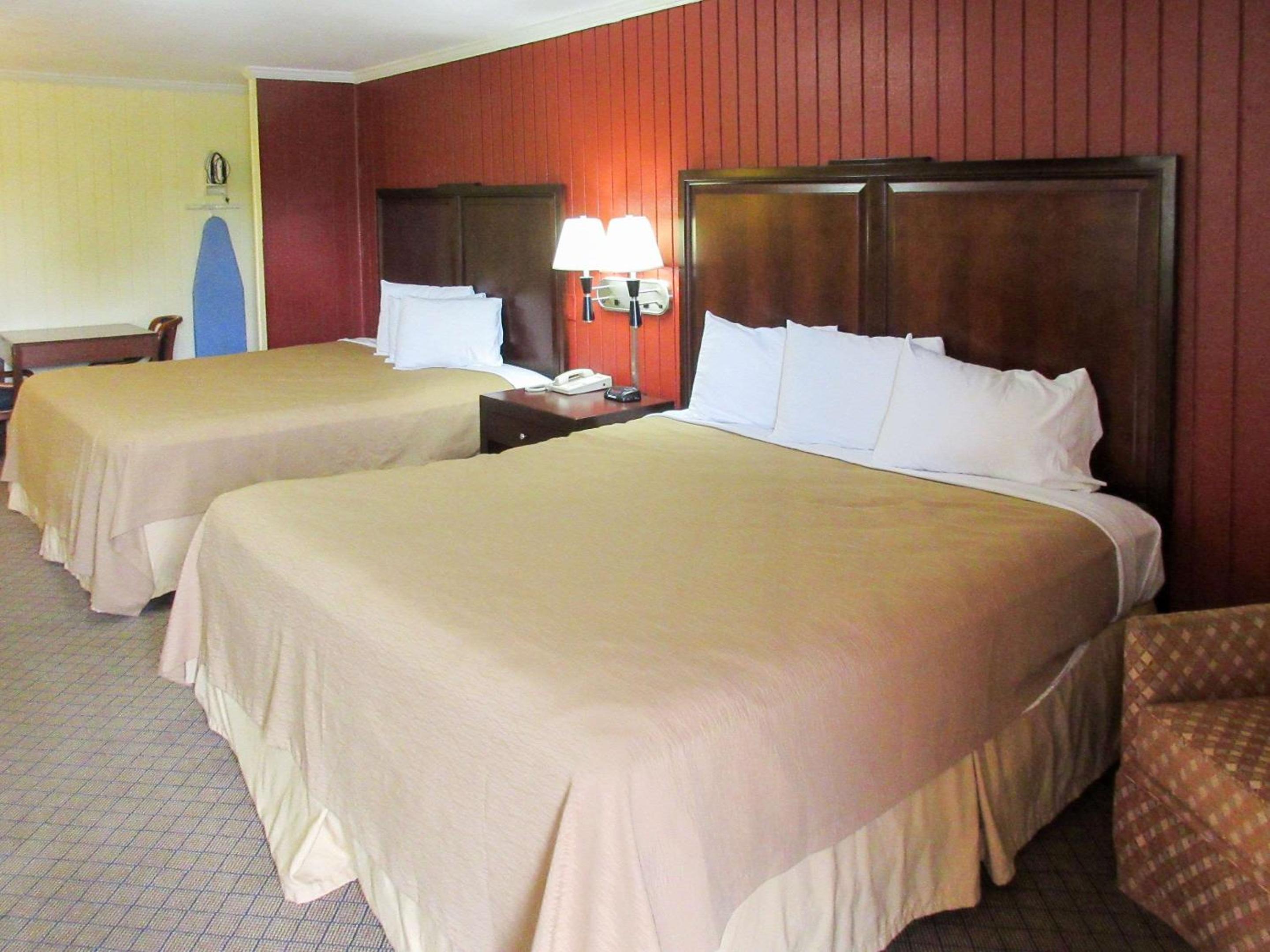 King Room with Two King Beds - Non-Smoking photo 1