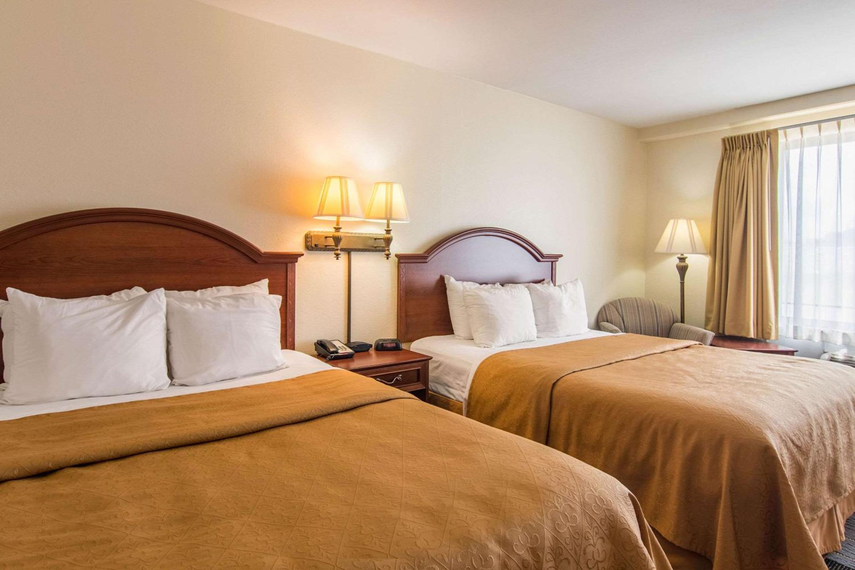 Queen Room with Two Queen Beds - Non-Smoking - Photo 1