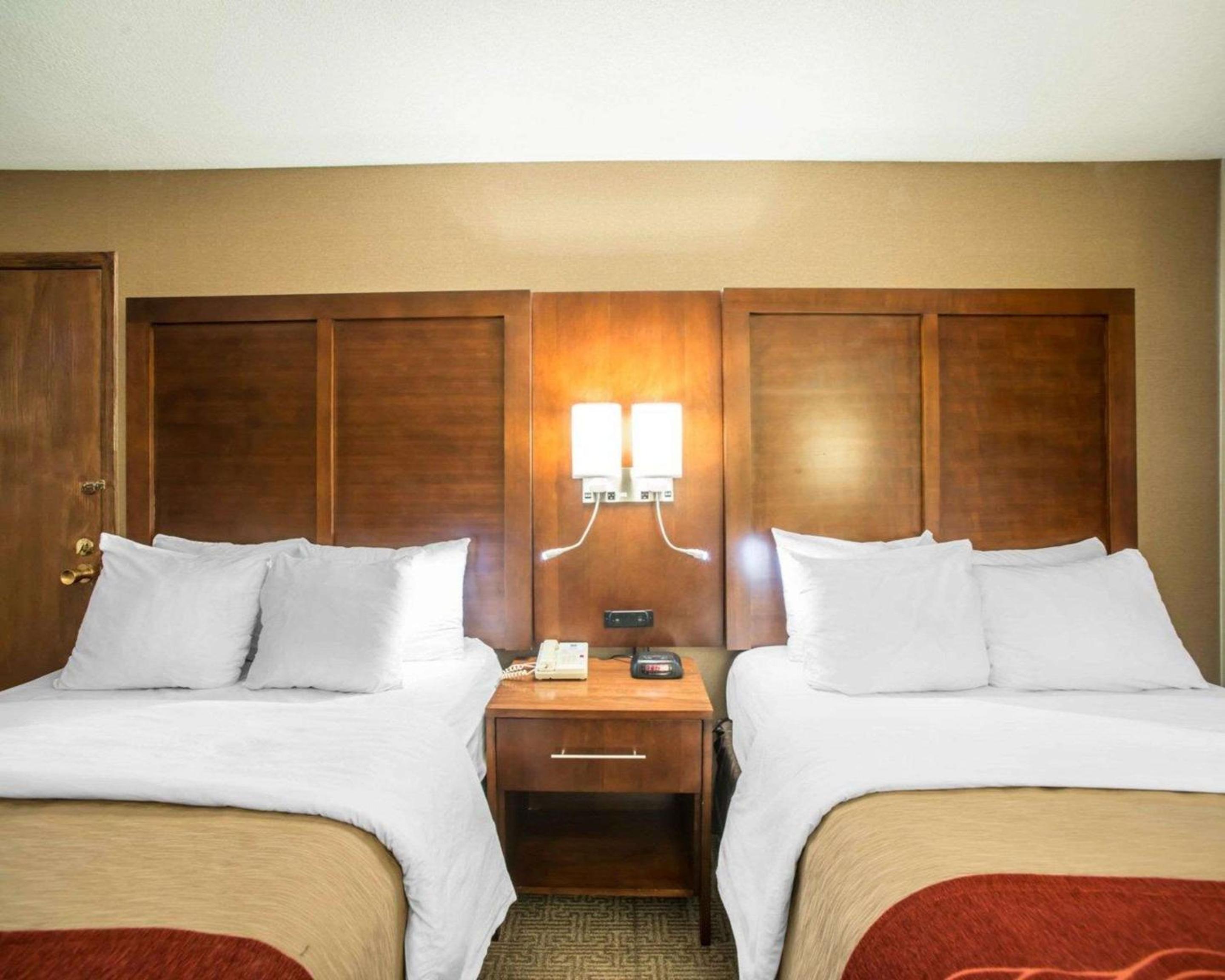 Double Room with Two Double Beds - Non-Smoking photo 1