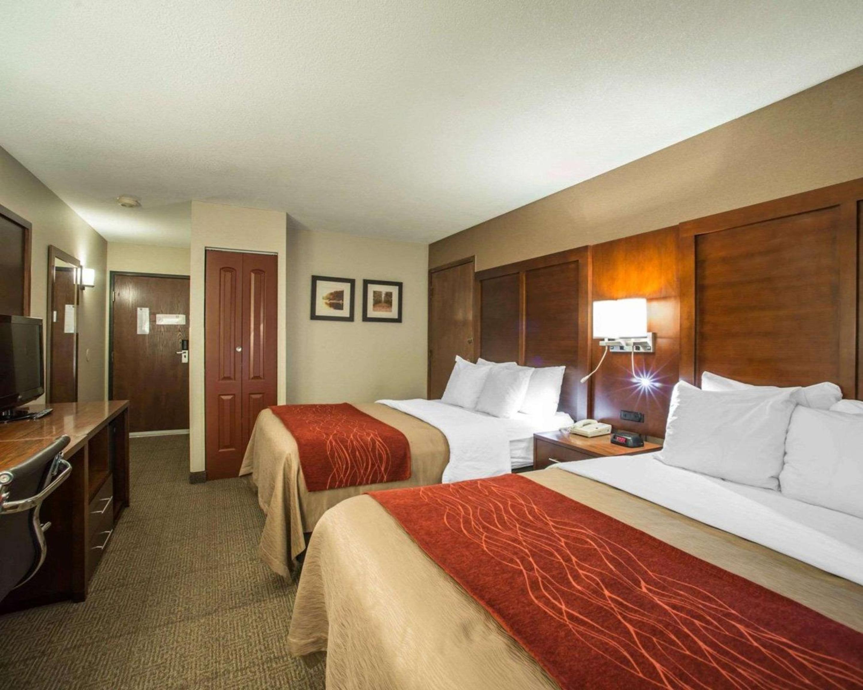 Double Room with Two Double Beds - Non-Smoking photo 3
