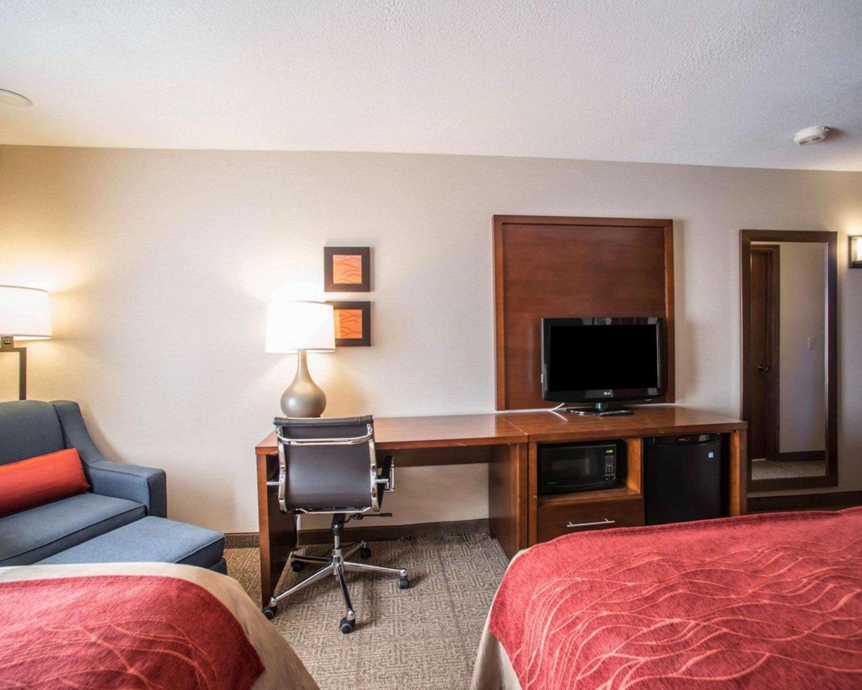 Double Room with Two Double Beds - Non-Smoking photo 2
