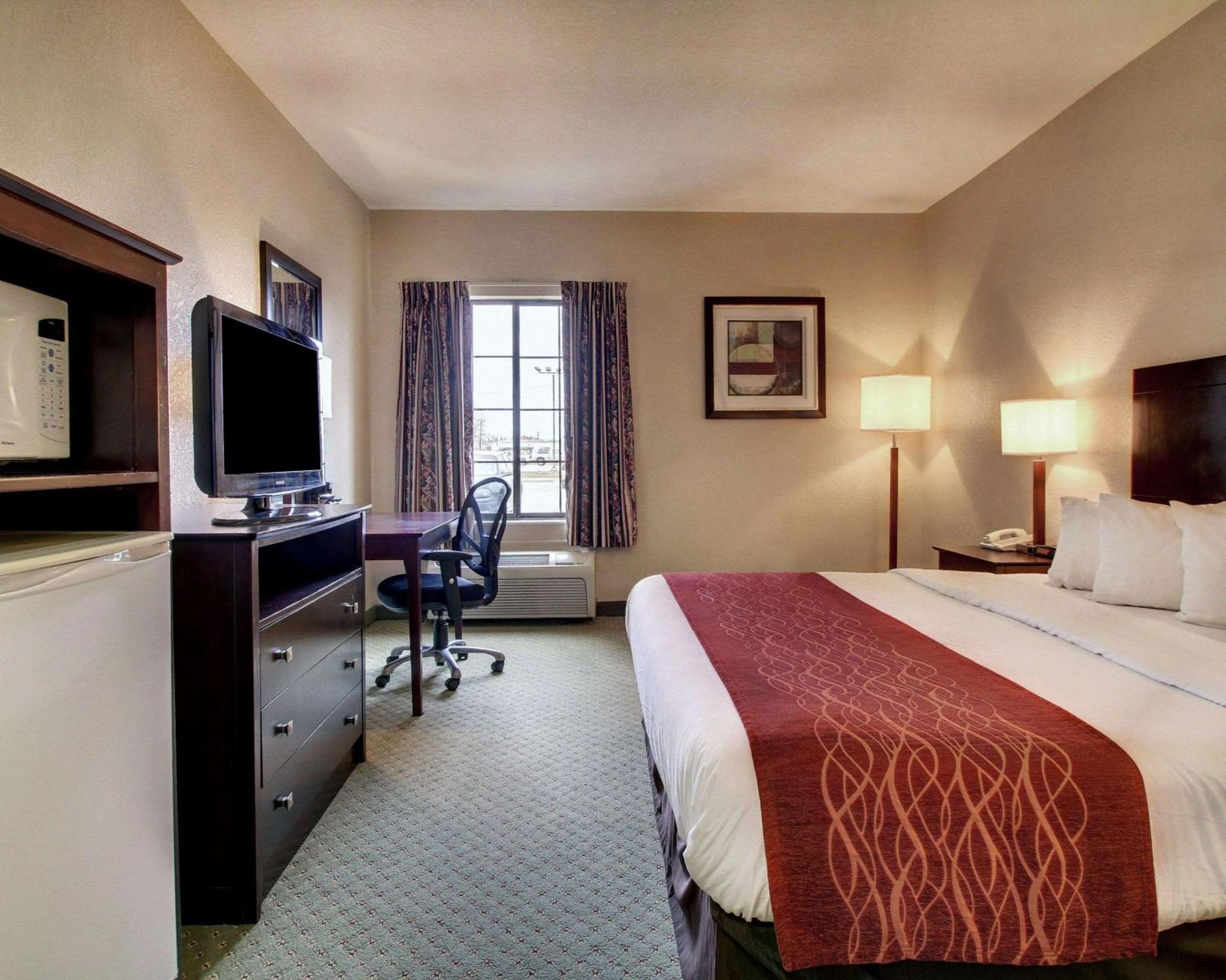 King Room - Non-Smoking - Photo 1
