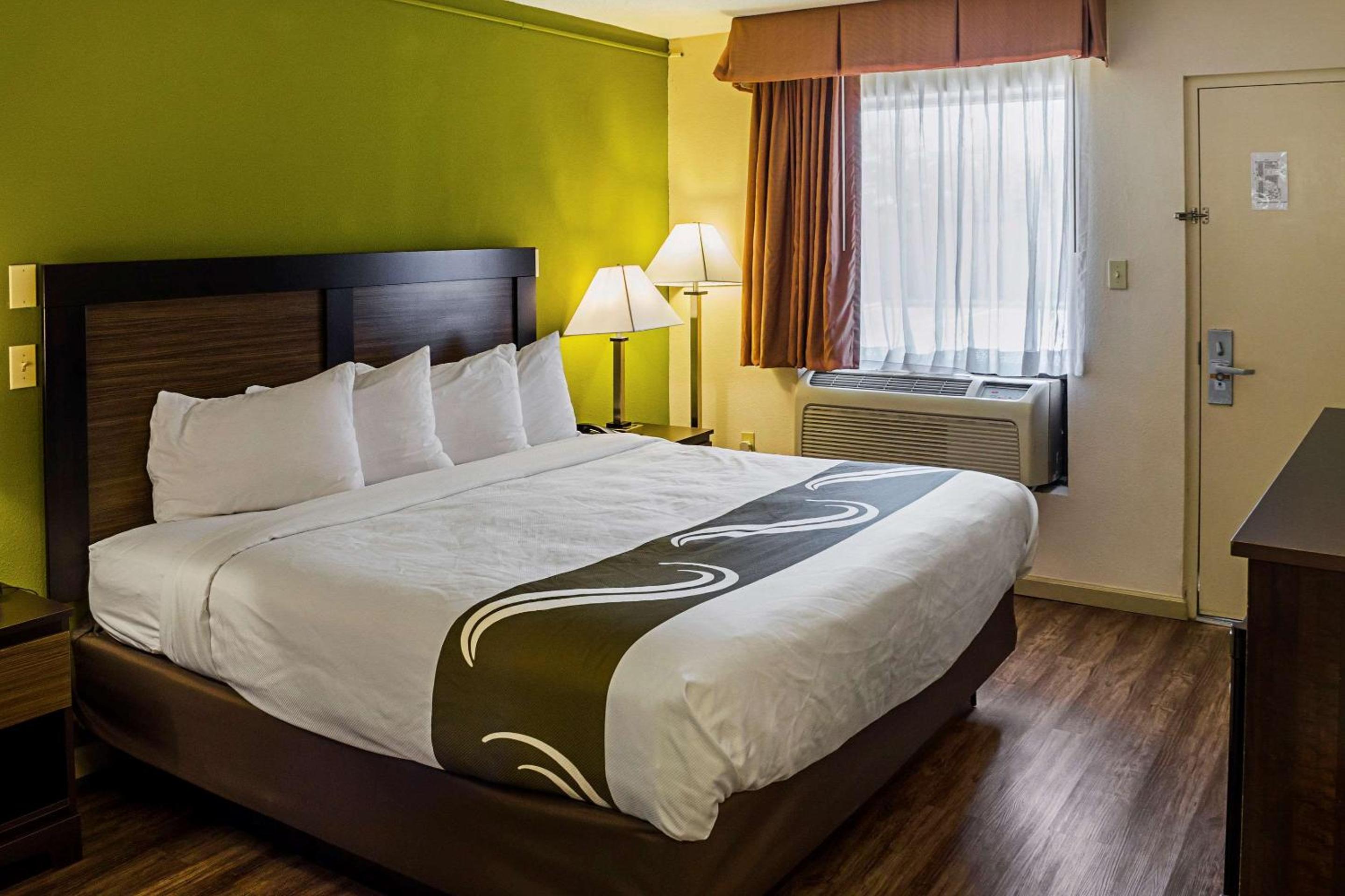 King Room - Disability Access/Non-Smoking - Photo 3