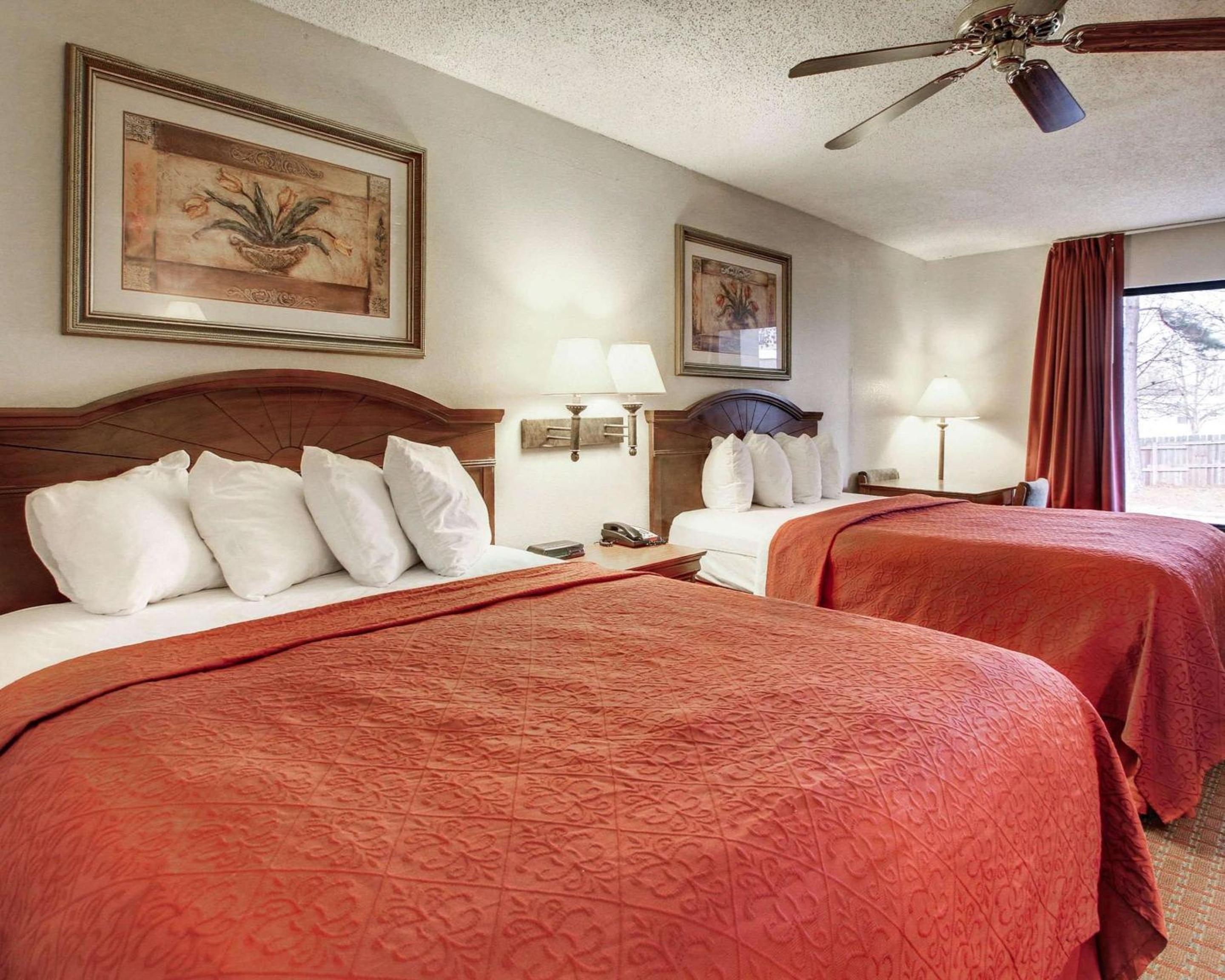 Queen Room with Two Queen Beds - Non-Smoking photo 1